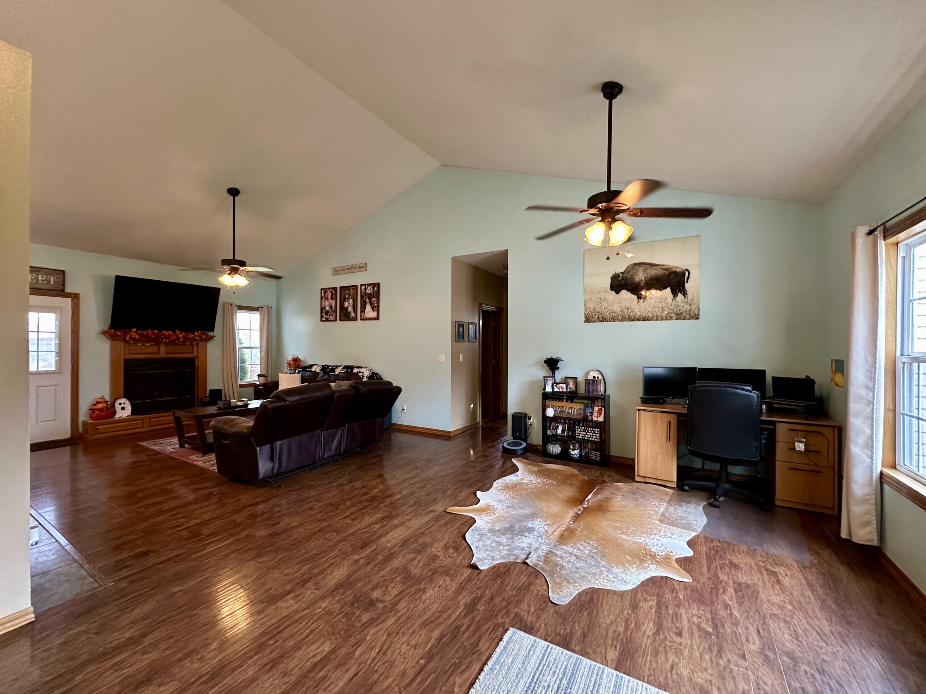 property viewer photo 1