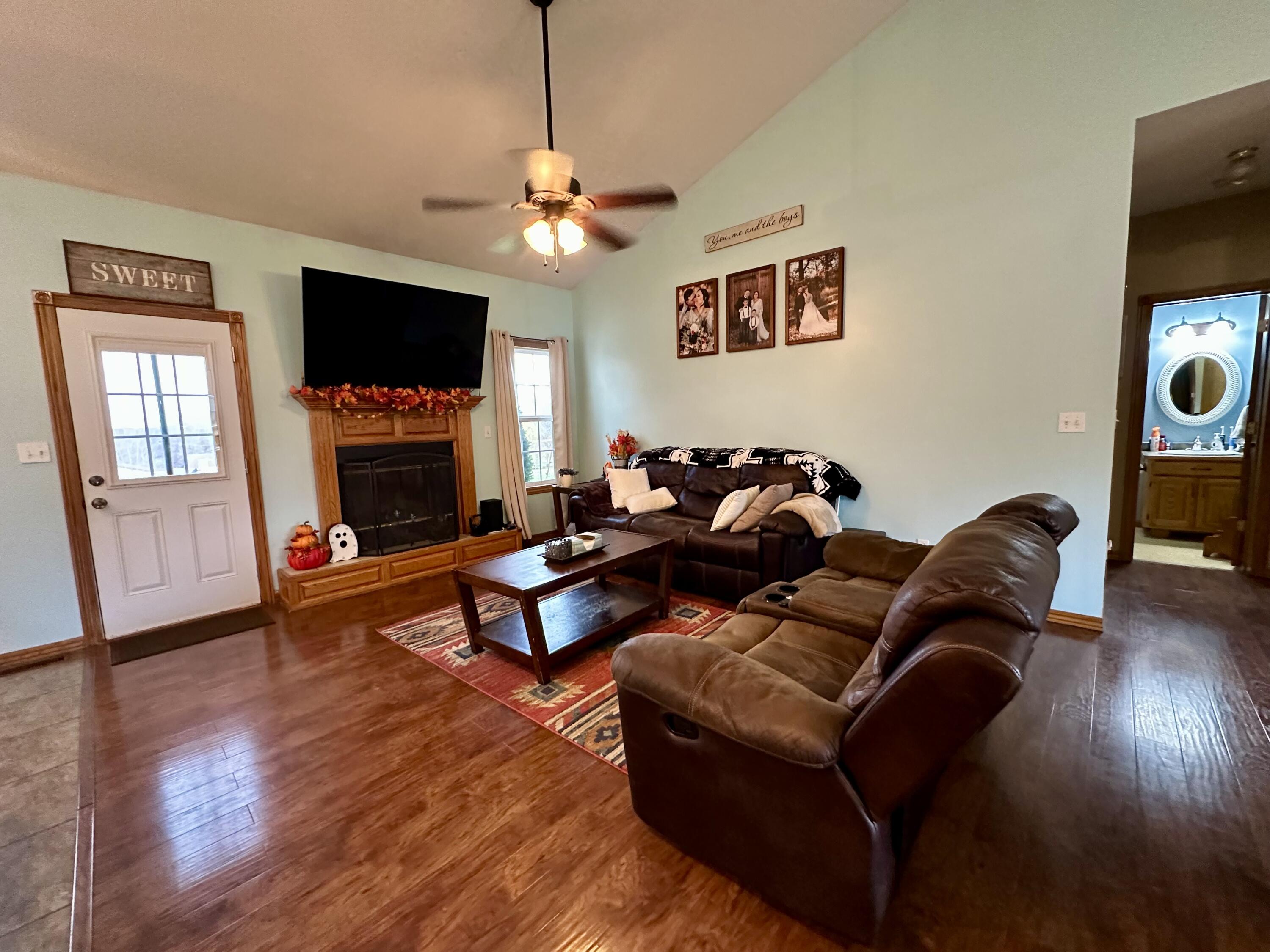 property viewer photo 3