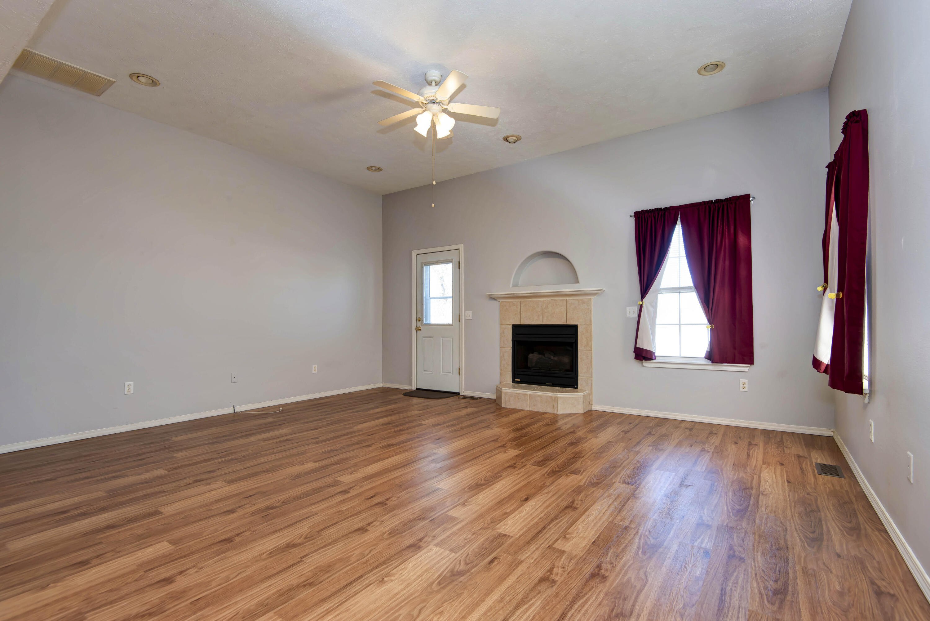property viewer photo 7
