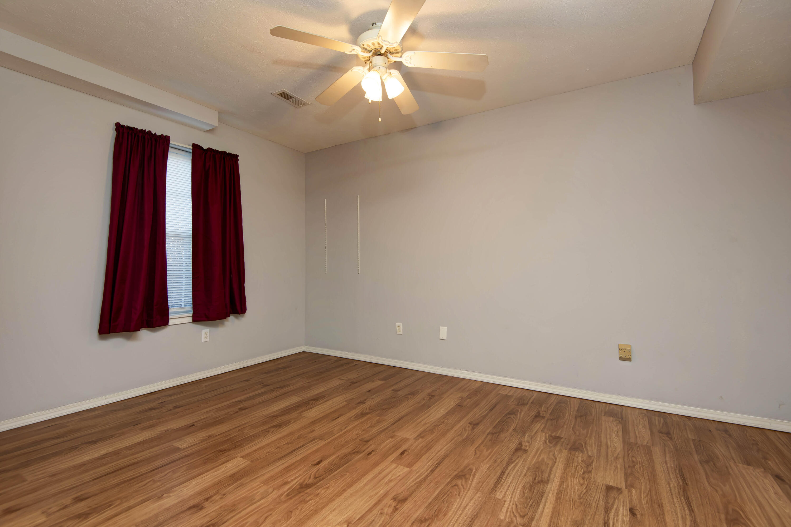property viewer photo 9