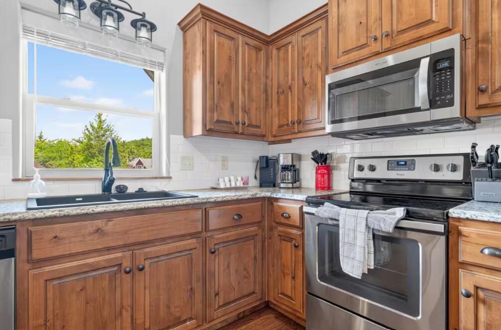 main property photo 78