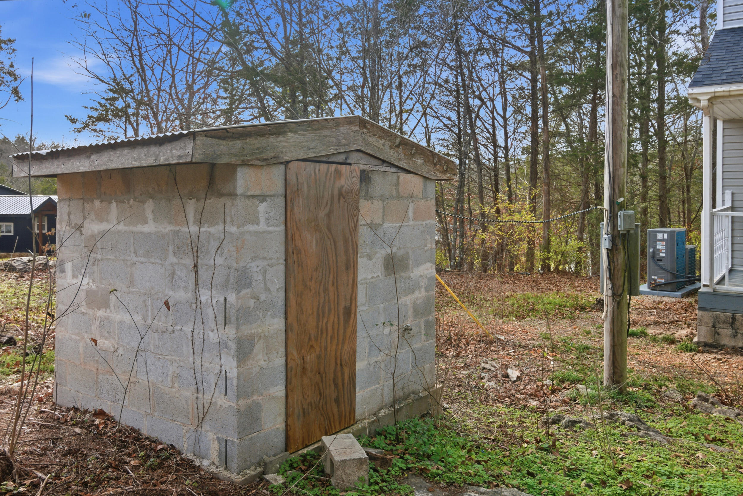 main property photo 32