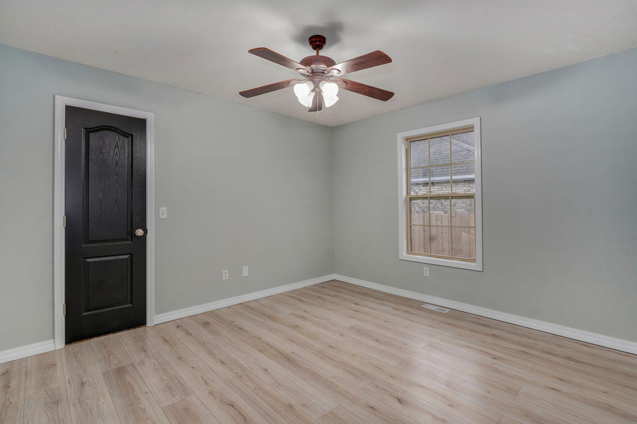 property viewer photo 23