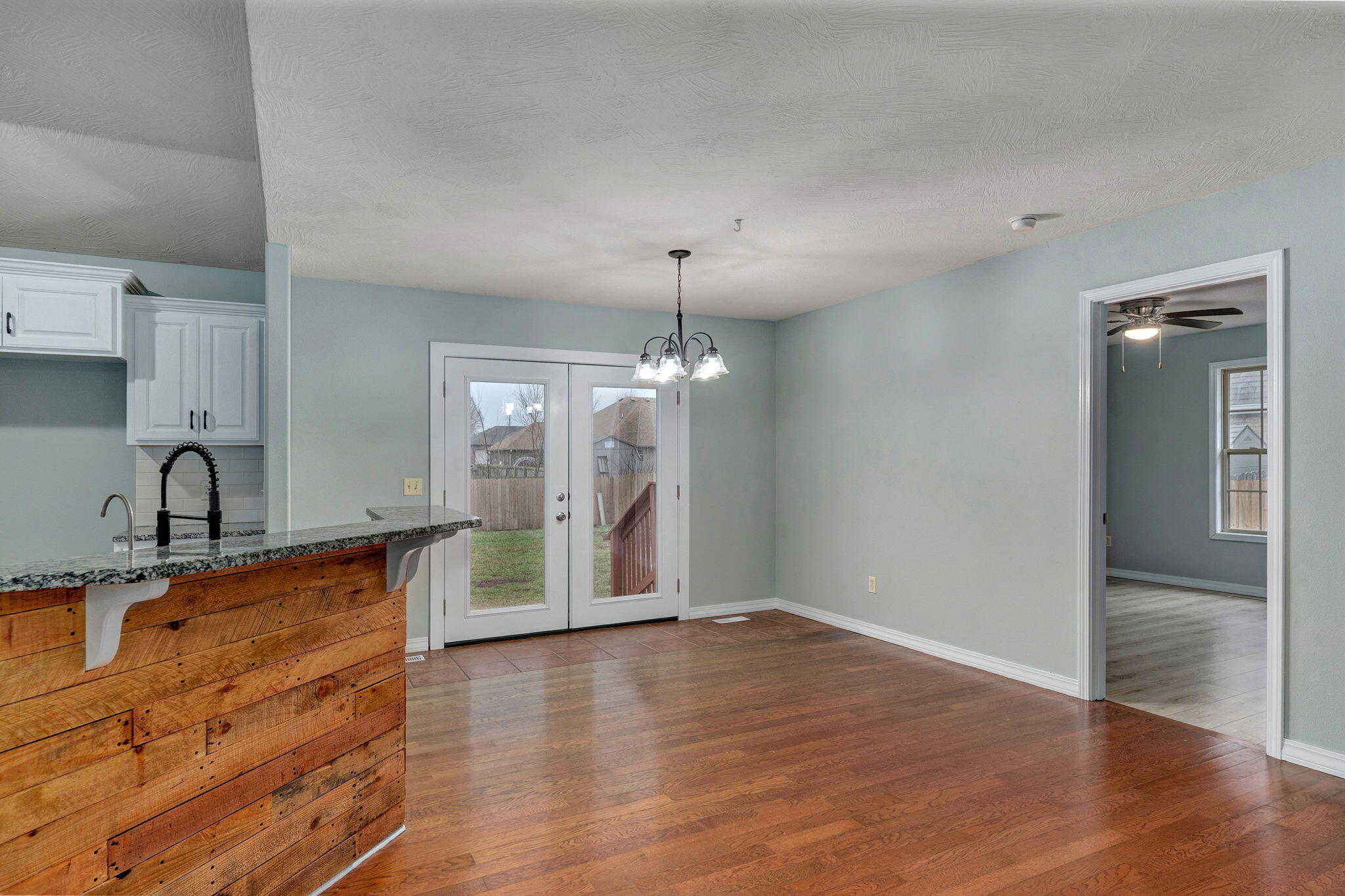 property viewer photo 8