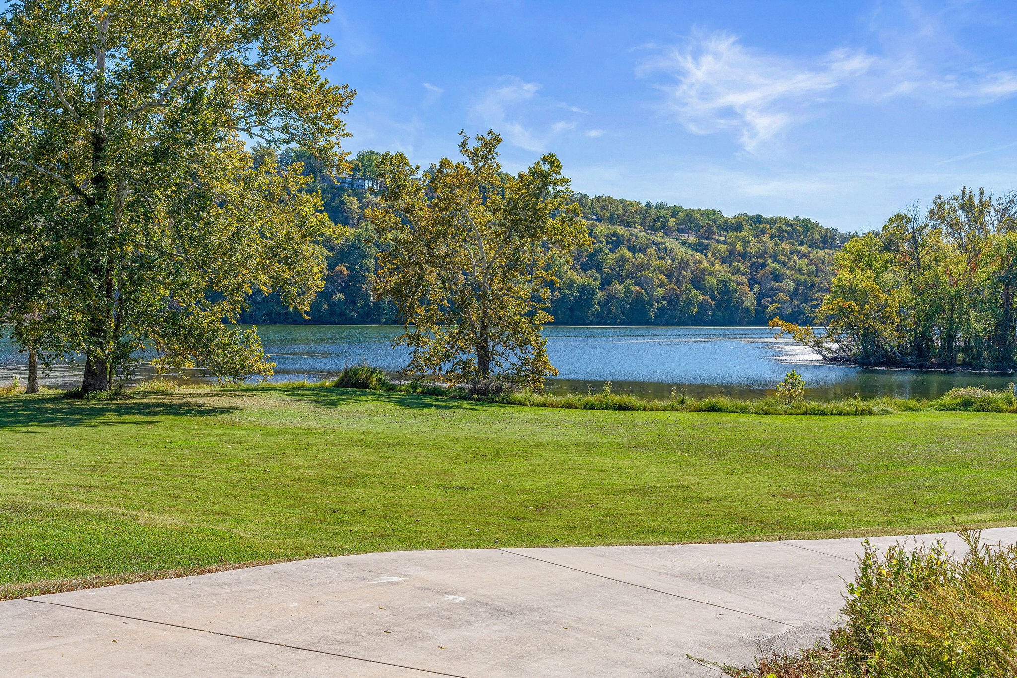main property photo 25