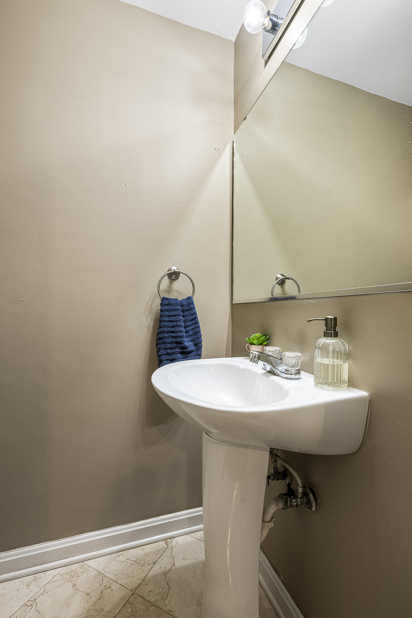 property viewer photo 14