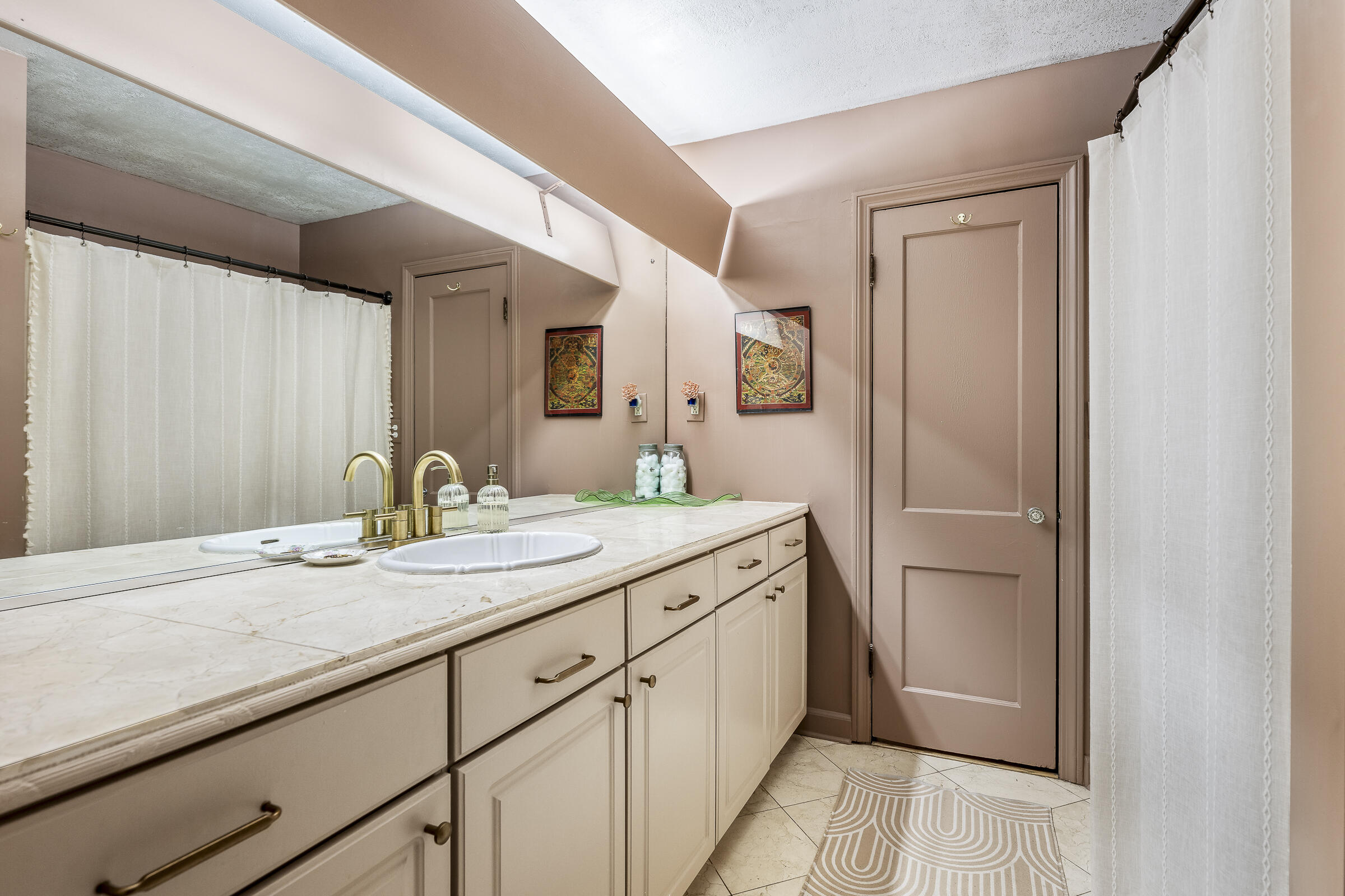 property viewer photo 19