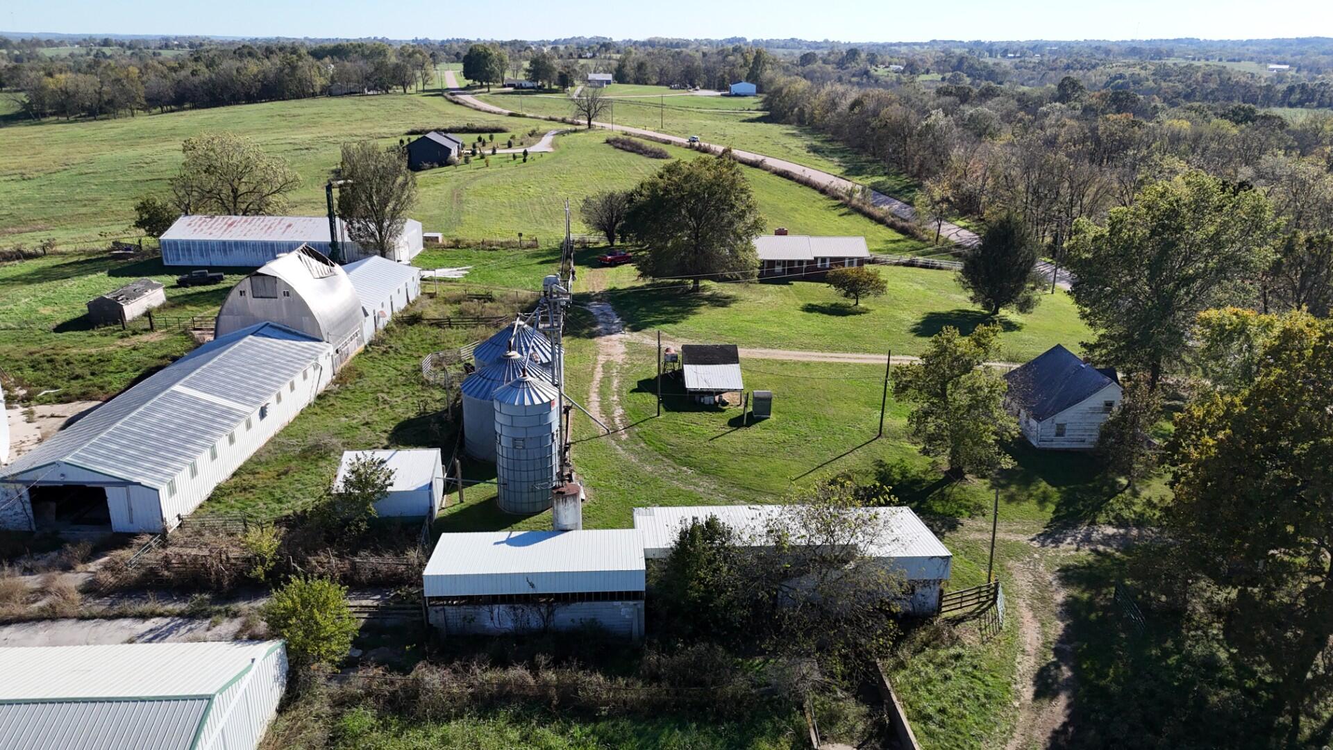 main property photo 16