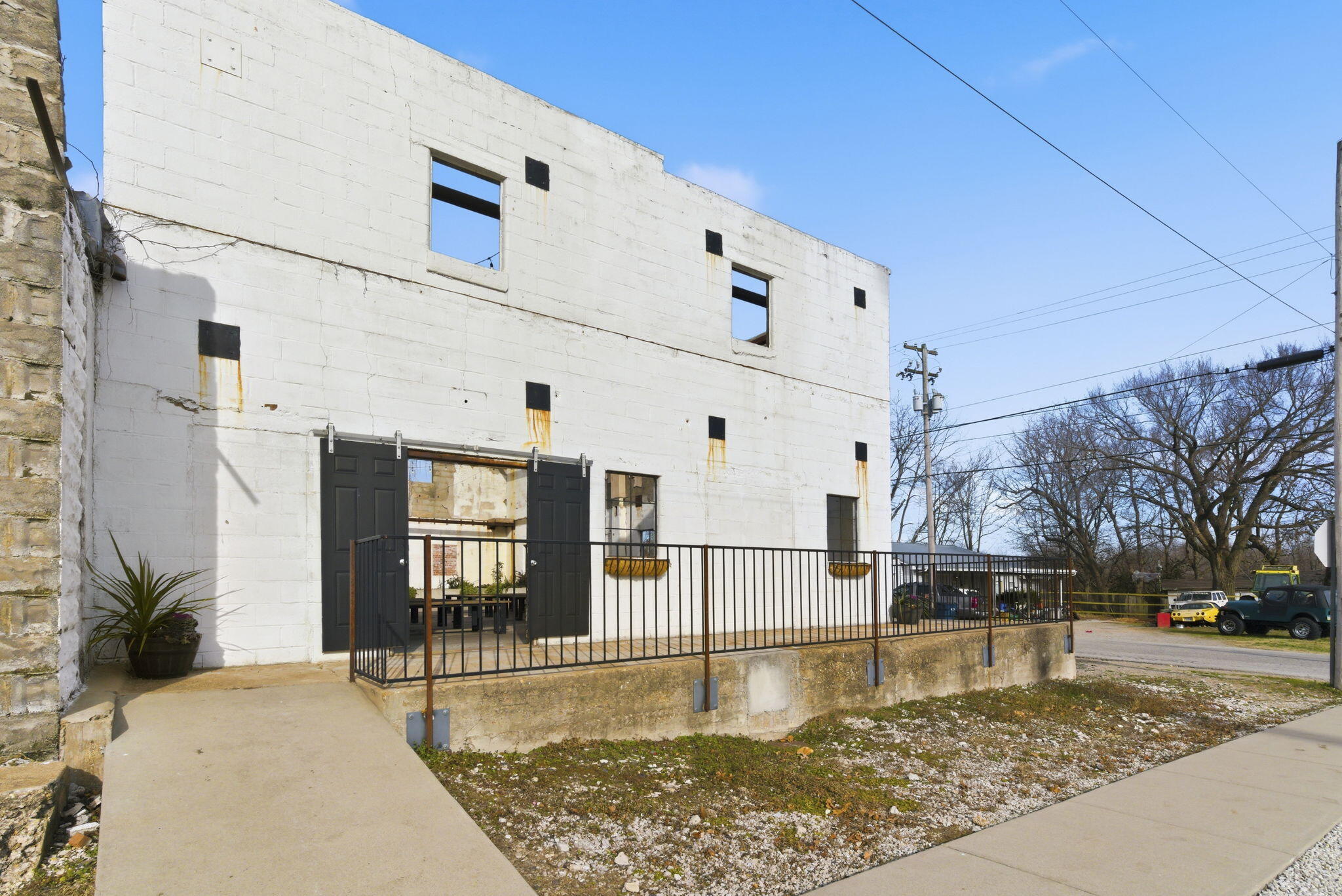 main property photo 27
