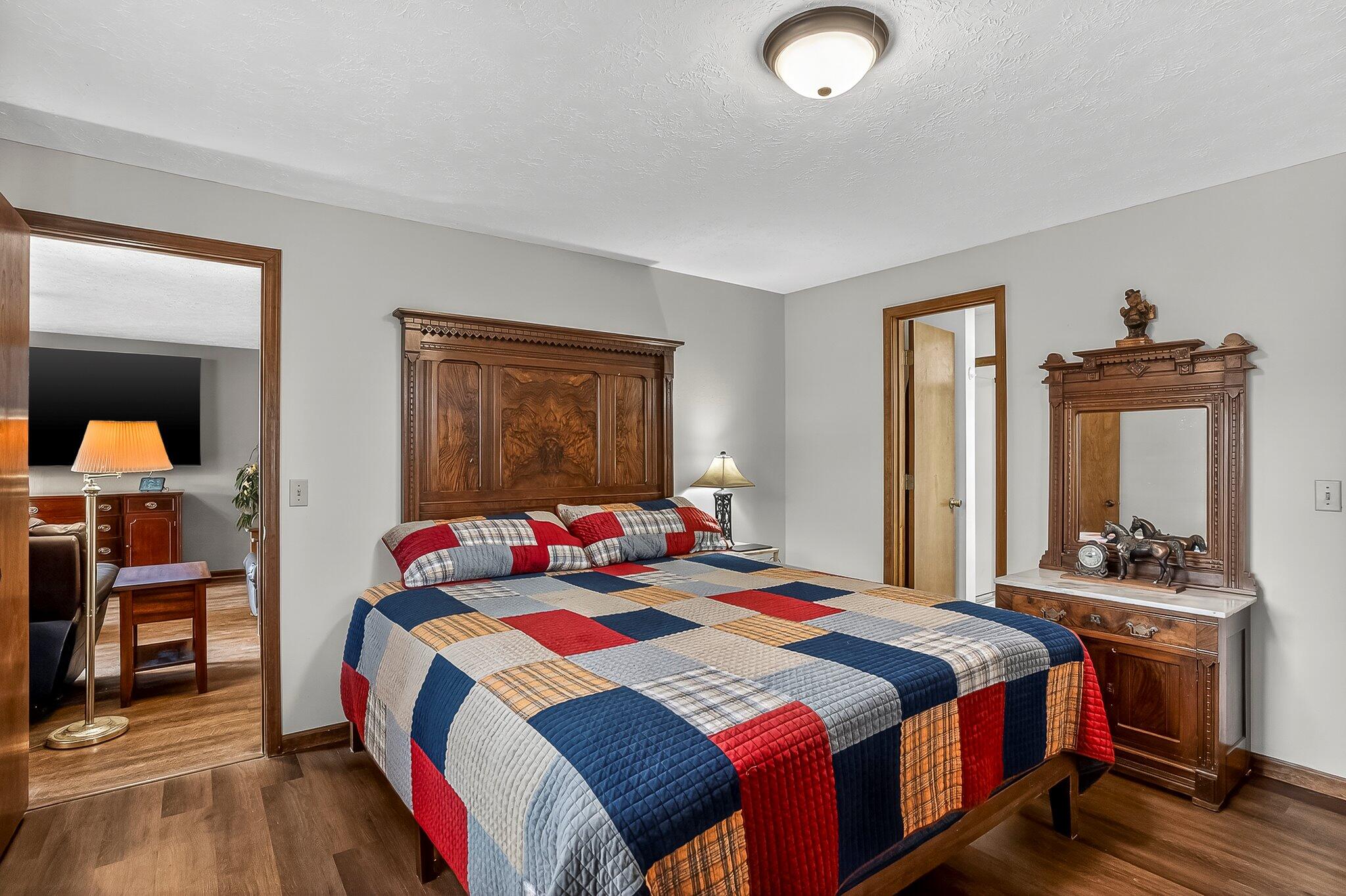 property viewer photo 16