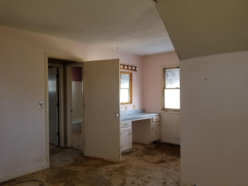 property viewer photo 30