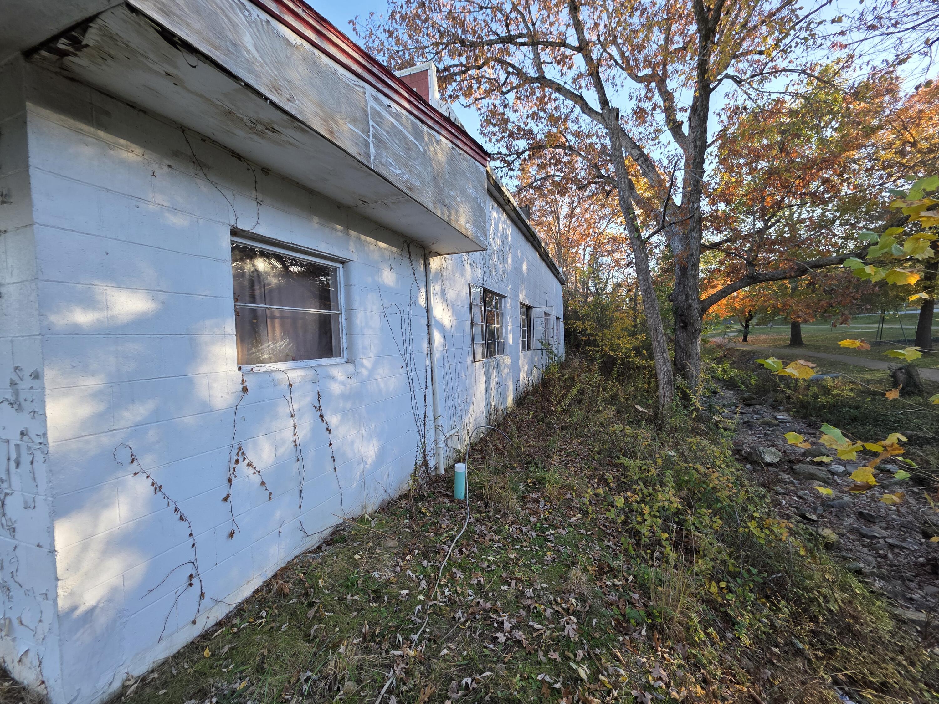 main property photo 9