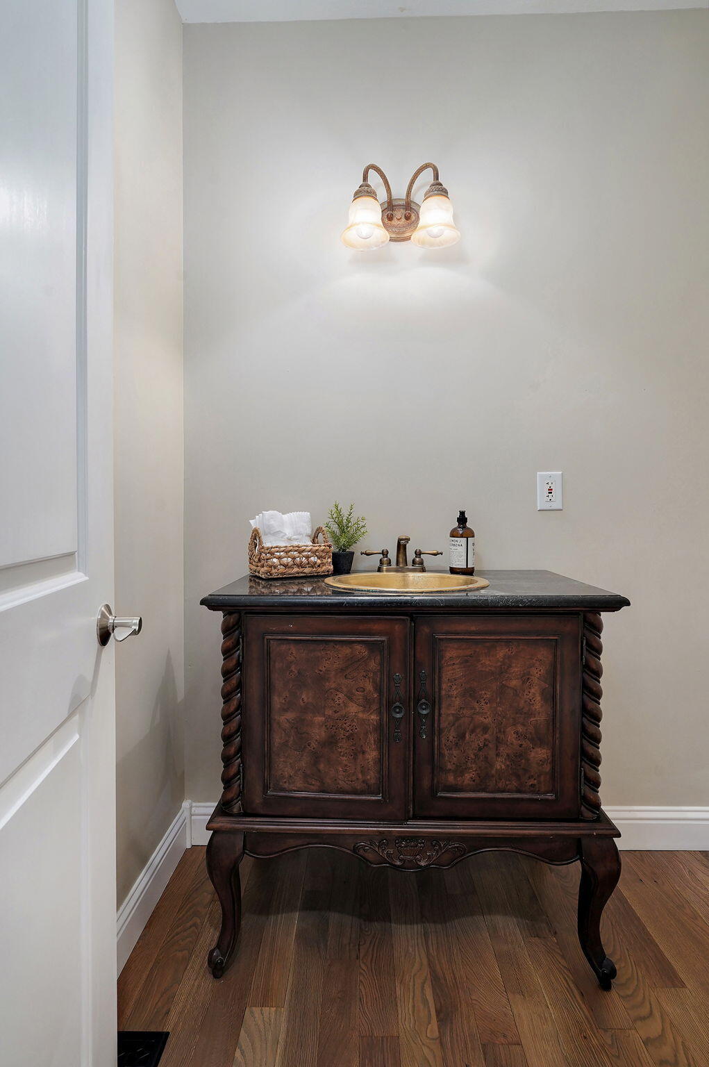 property viewer photo 12