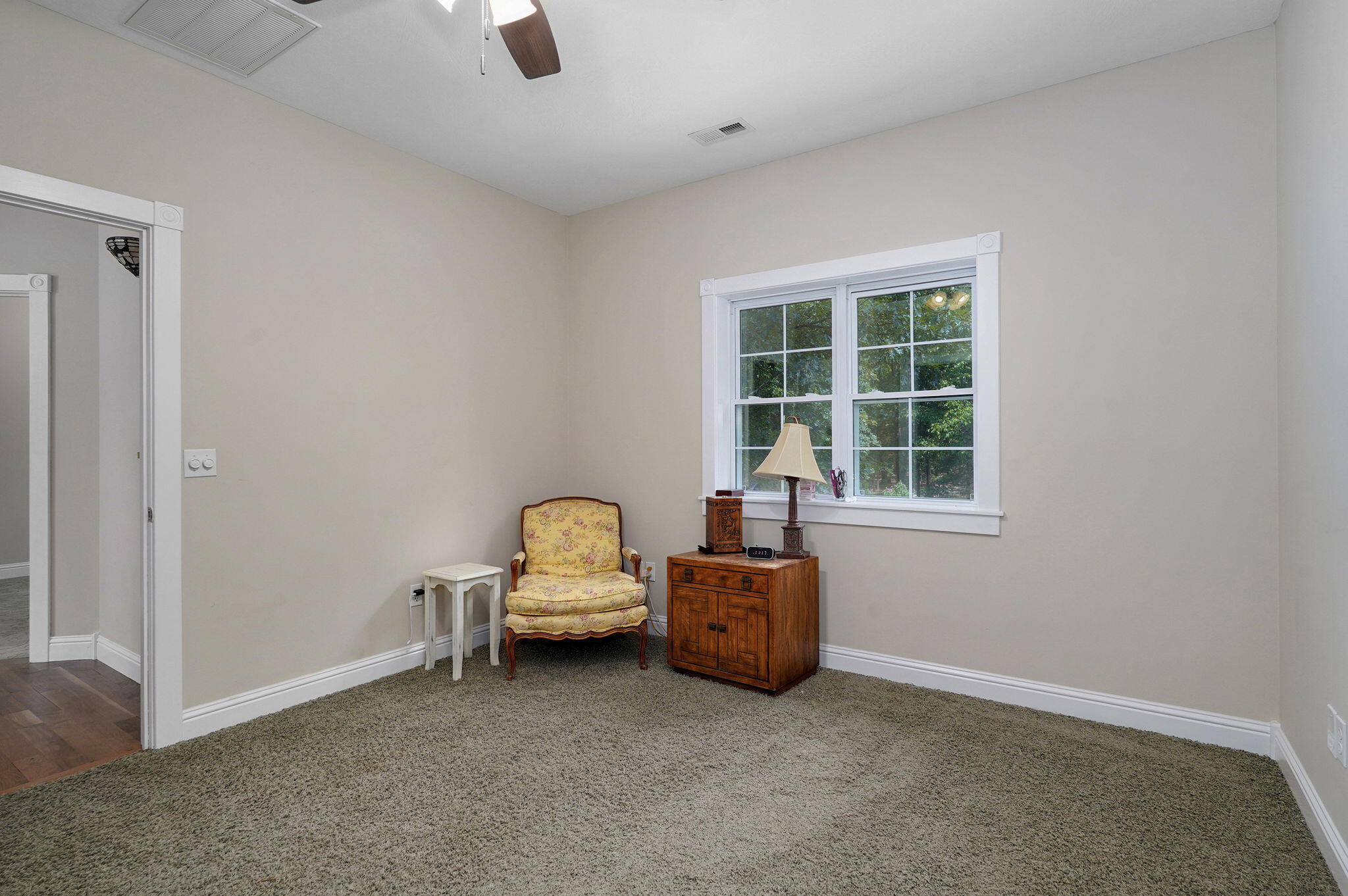 property viewer photo 40
