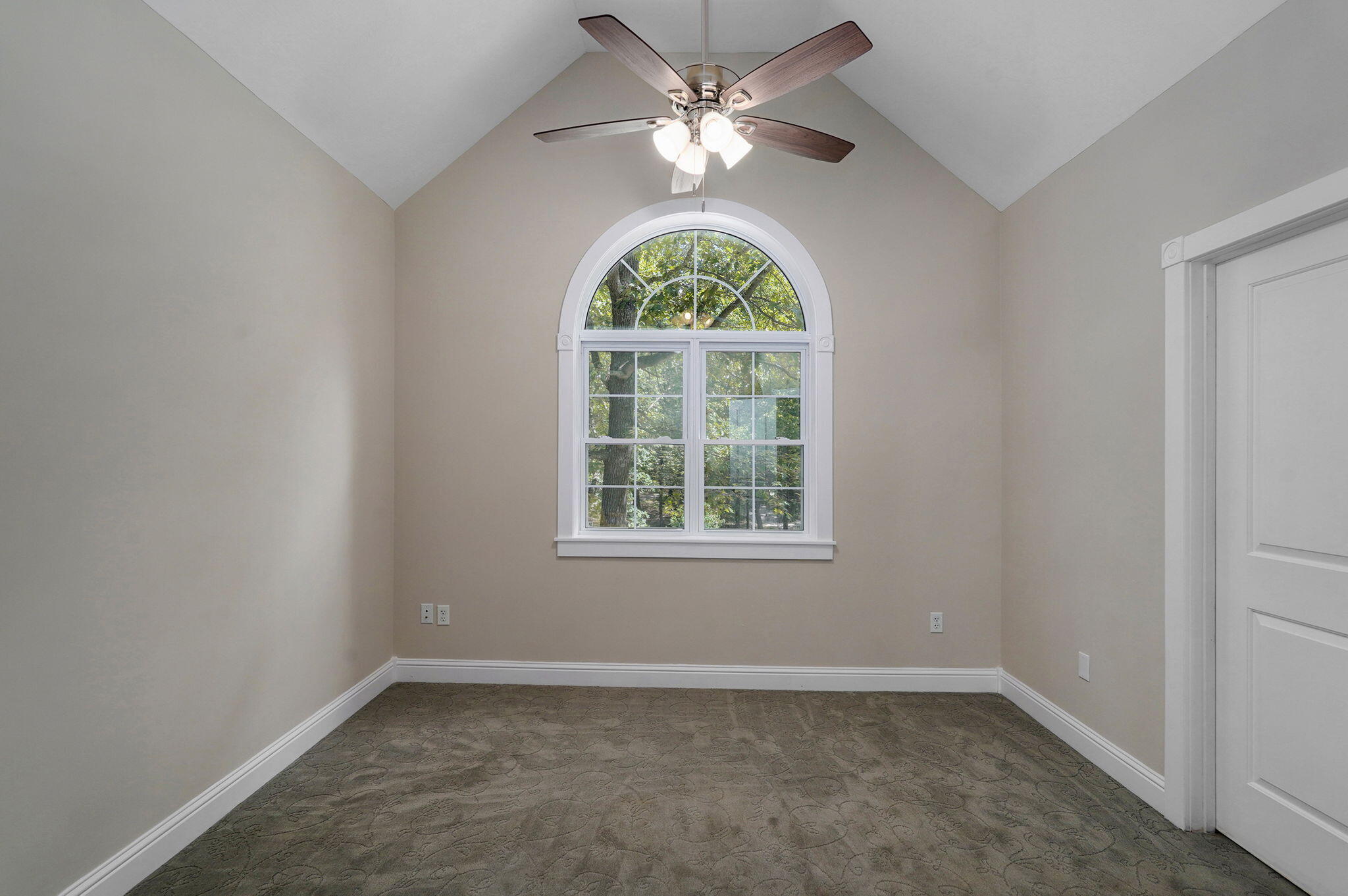 property viewer photo 46