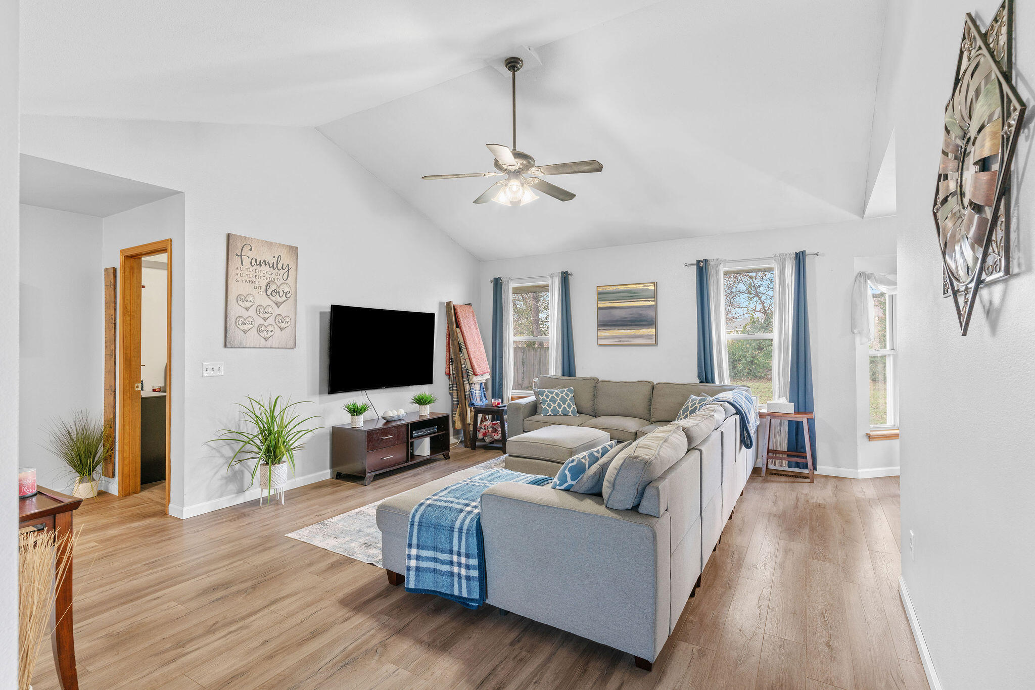 property viewer photo 6