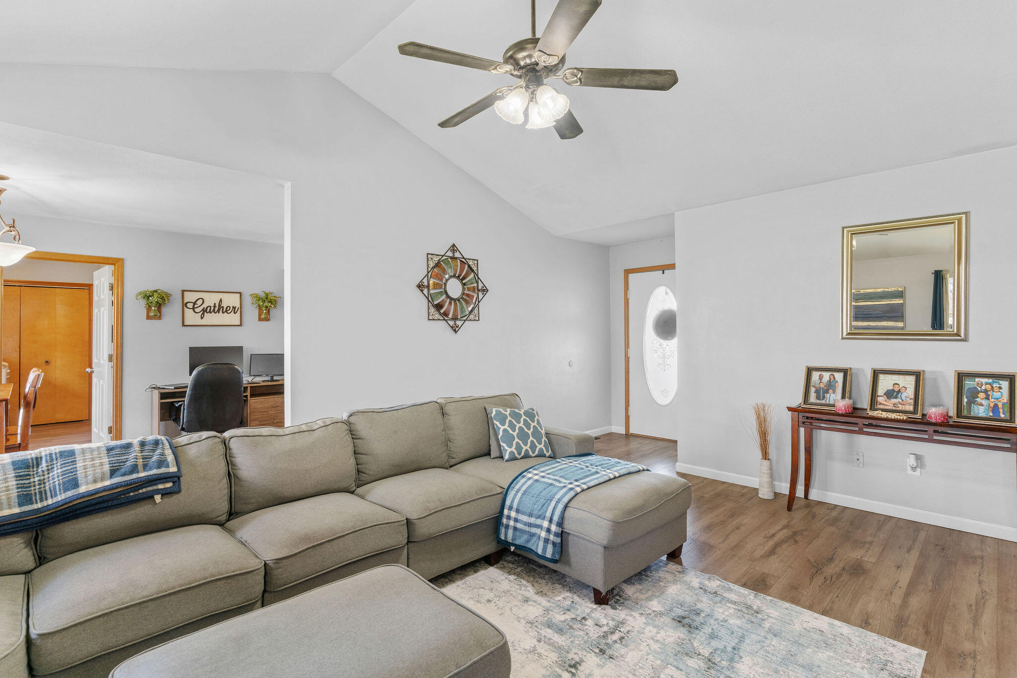 property viewer photo 7