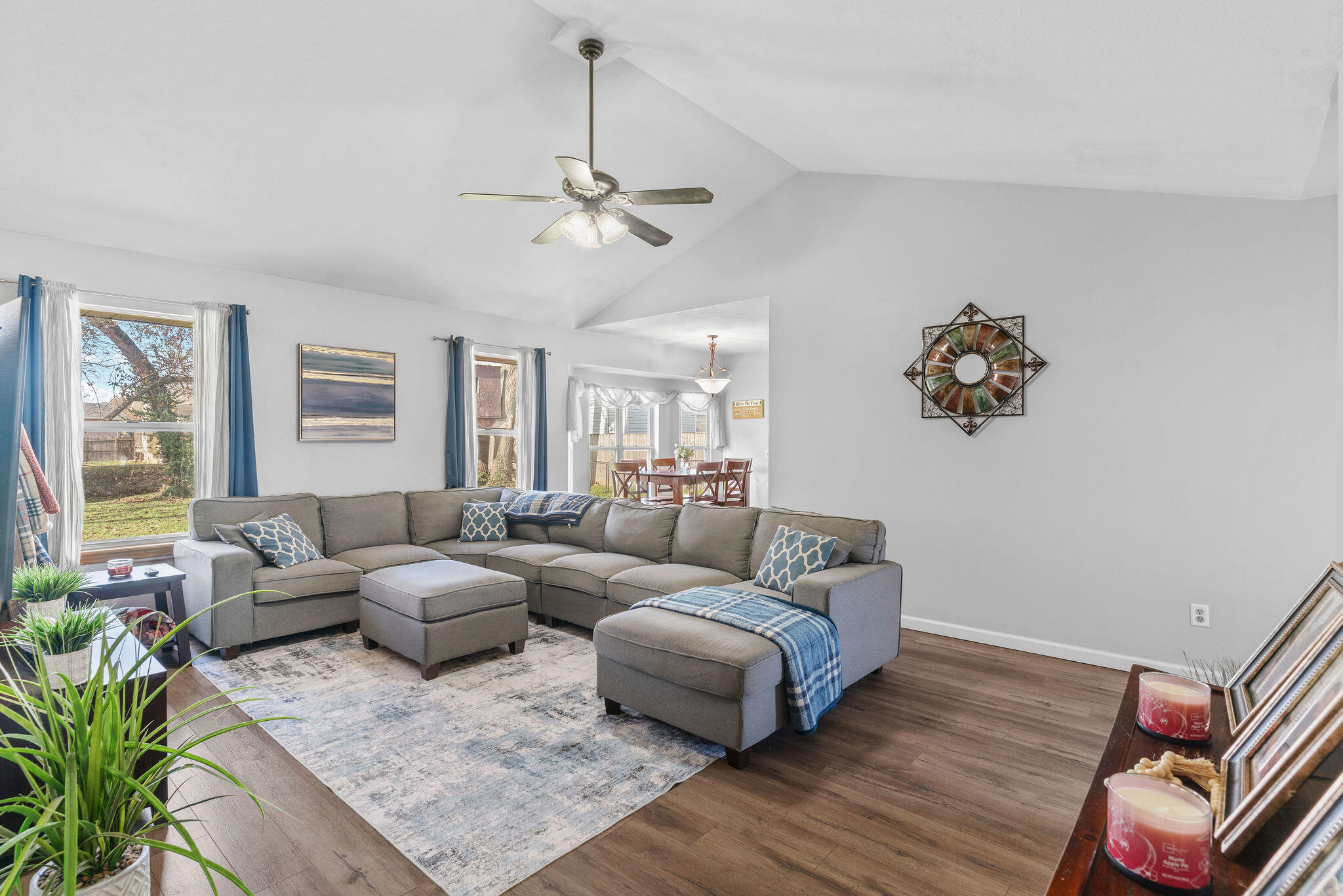 property viewer photo 9