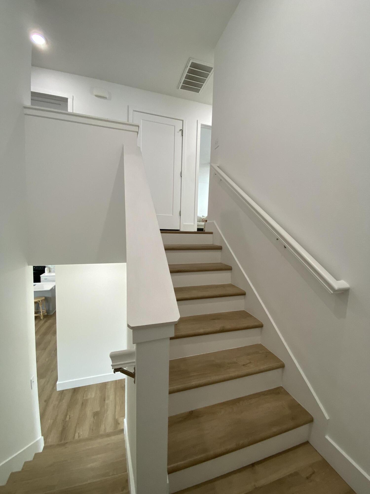 property viewer photo 15