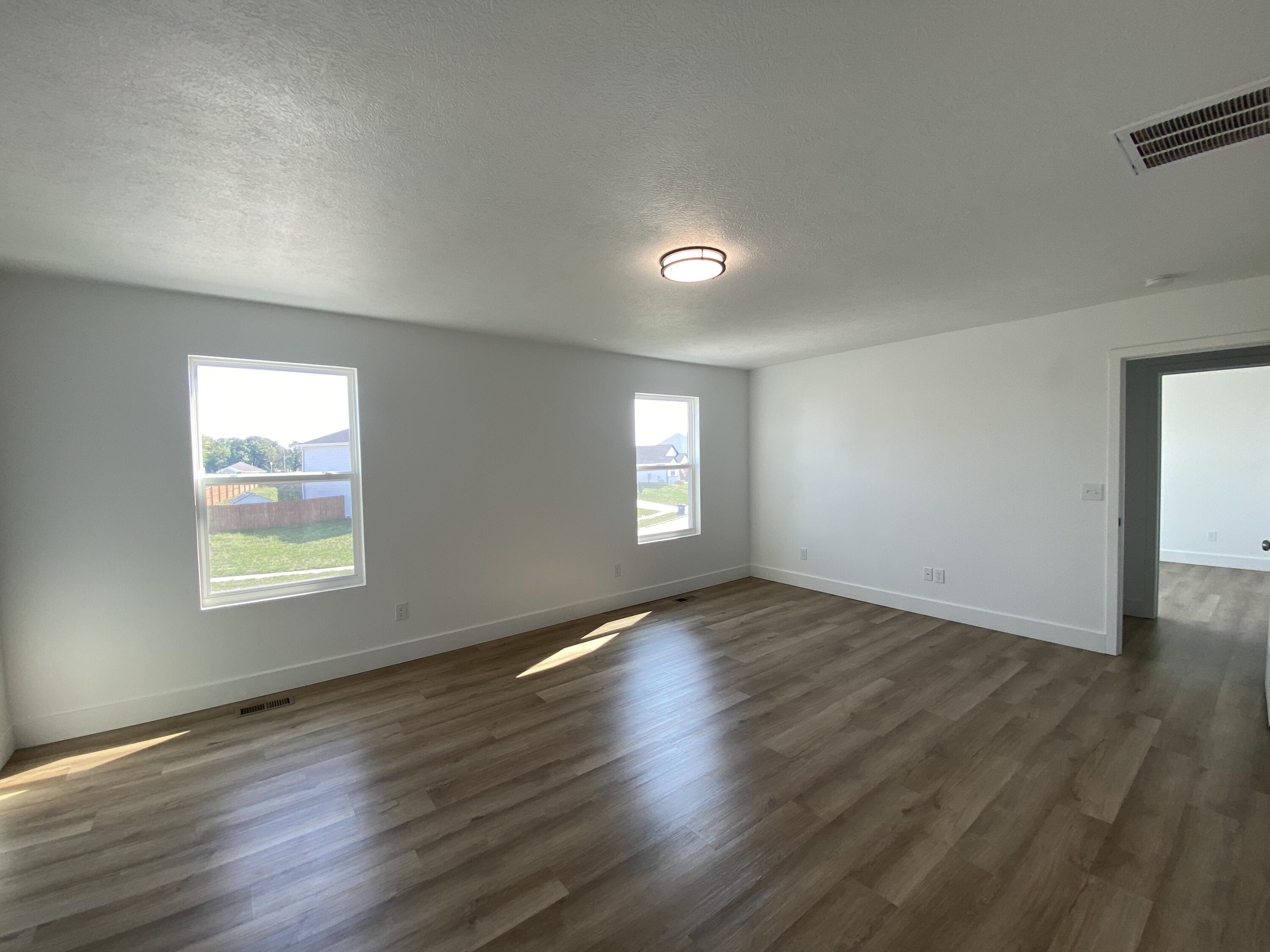 property viewer photo 18