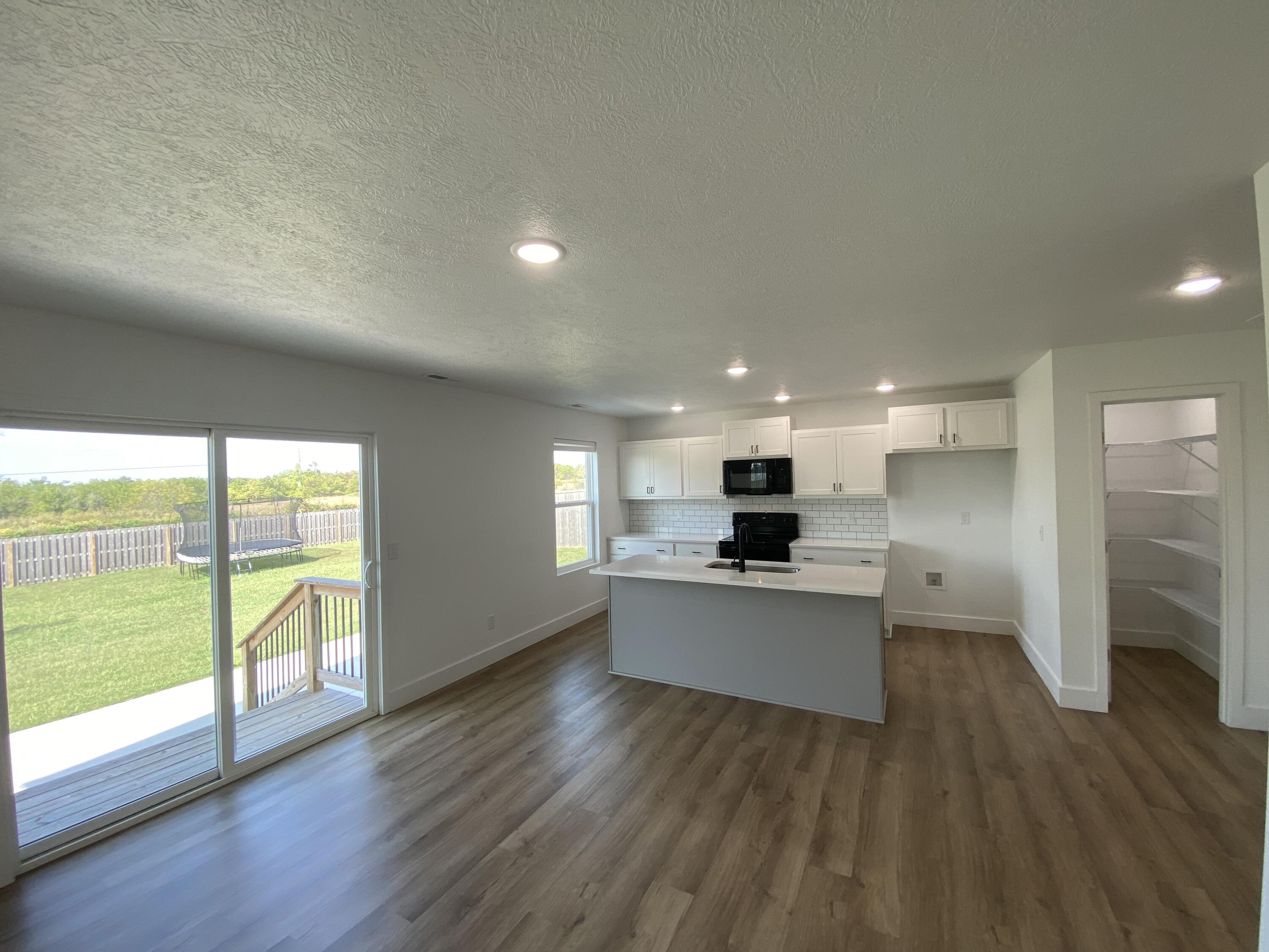 property viewer photo 7