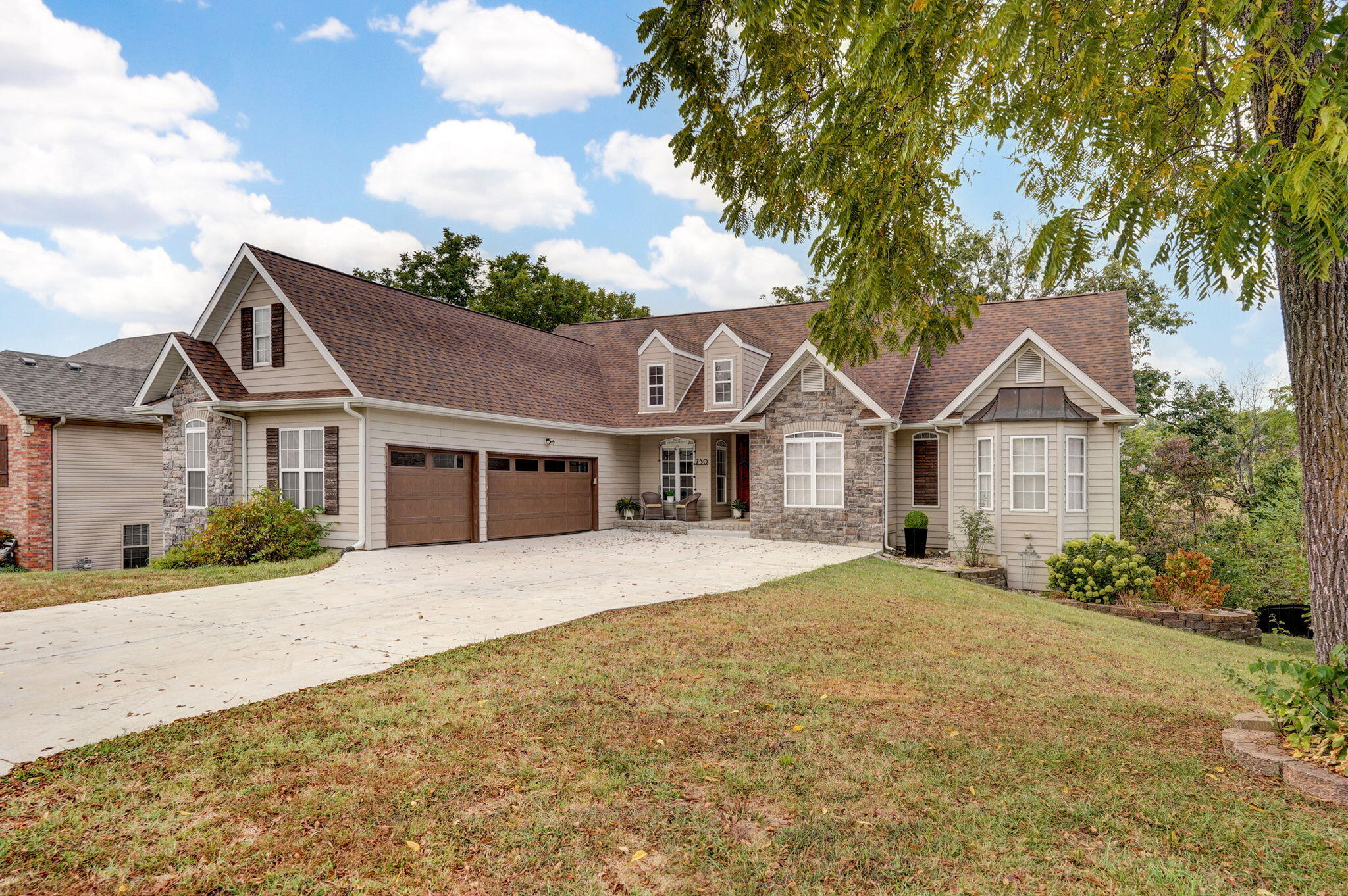 main property photo 0