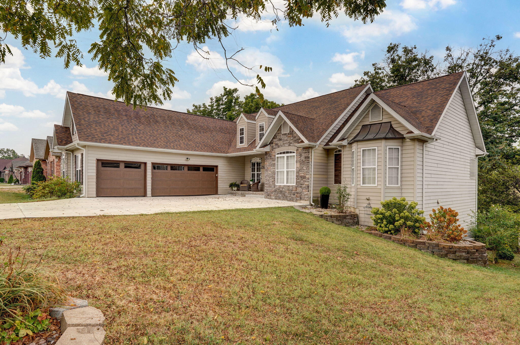 property viewer photo 2