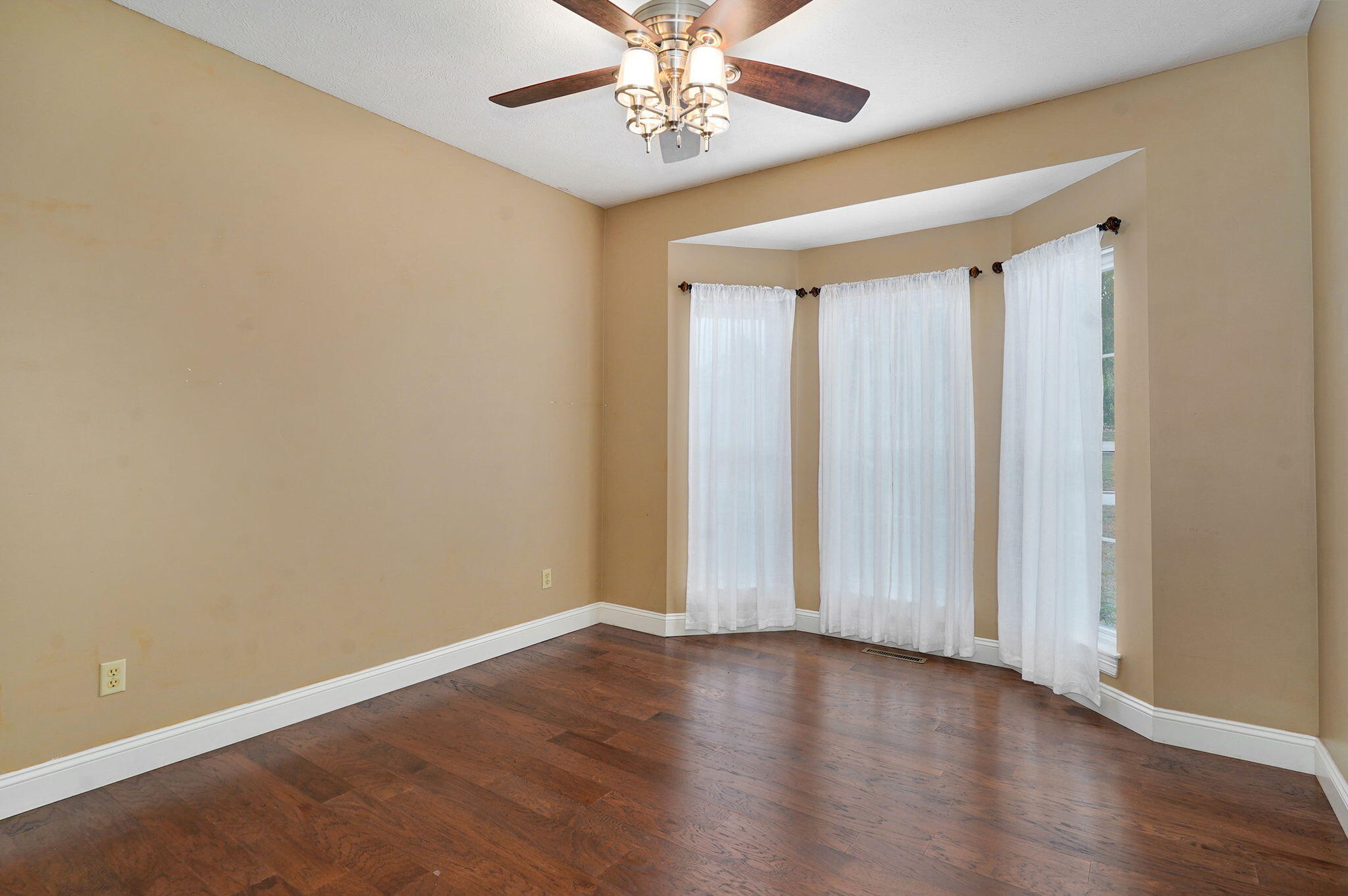 property viewer photo 25