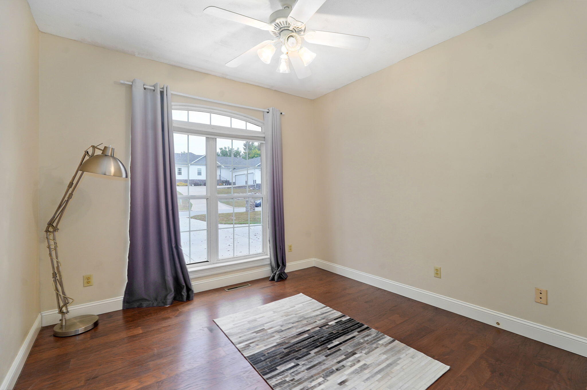 property viewer photo 27