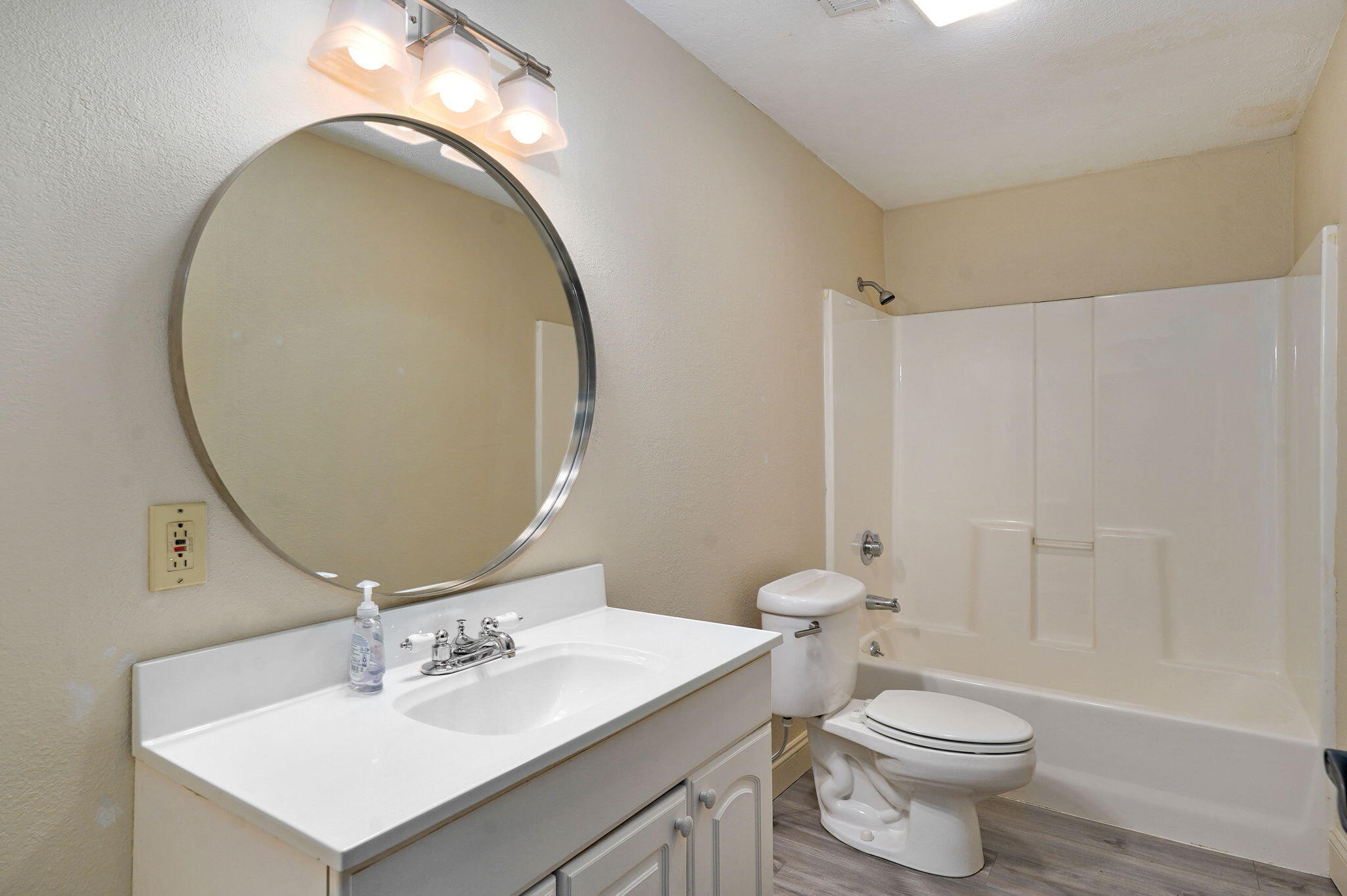 property viewer photo 40