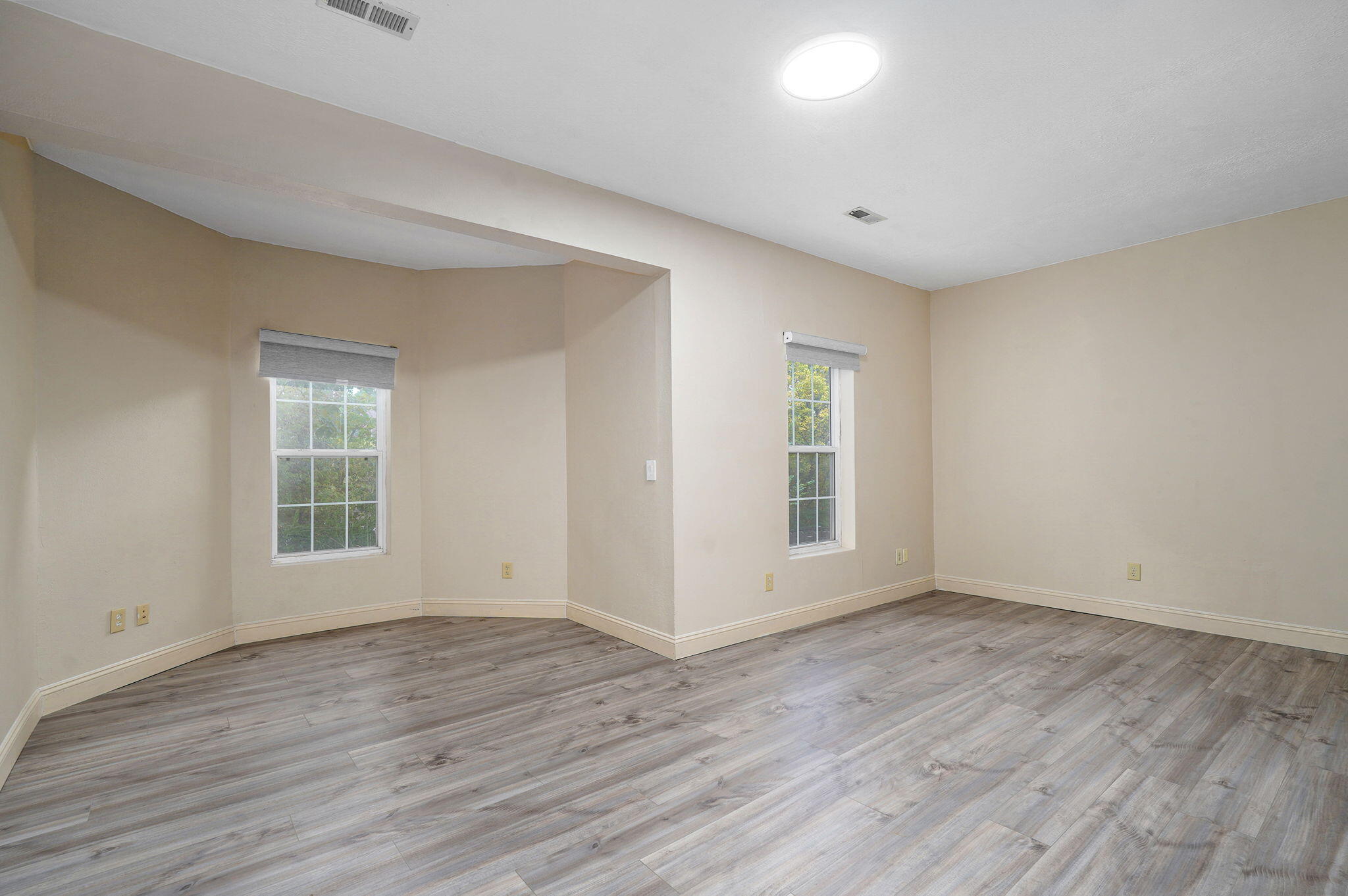 property viewer photo 41
