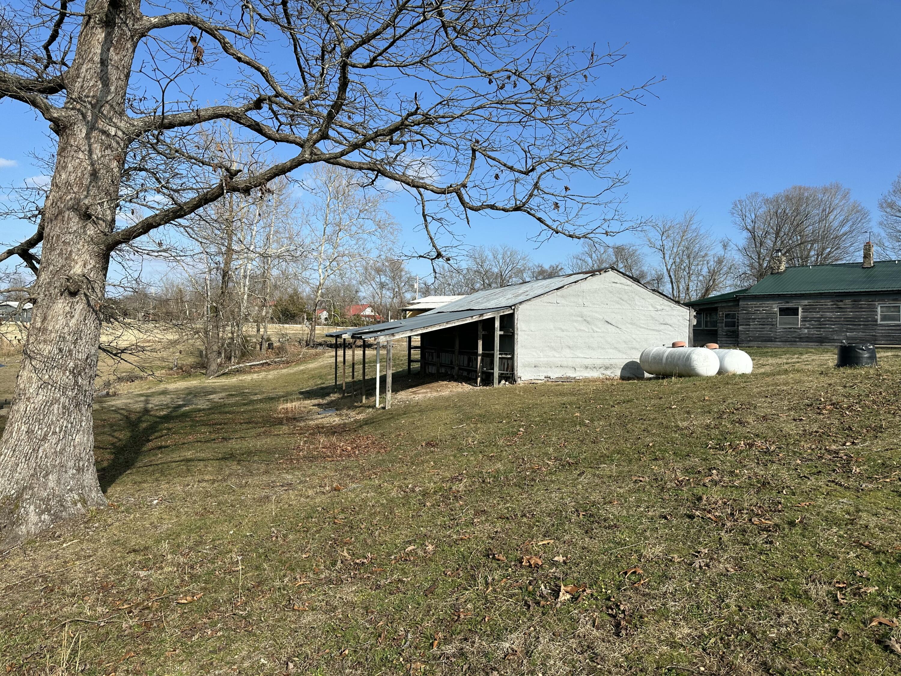 main property photo 23