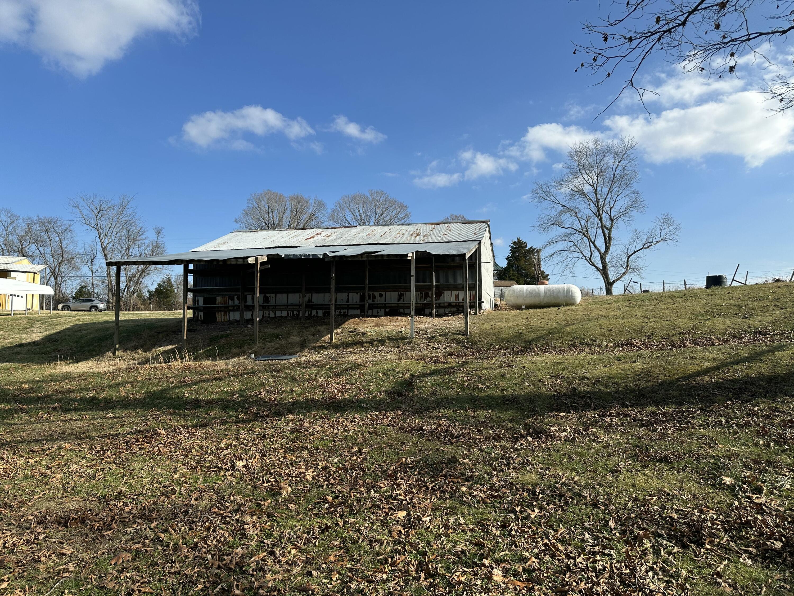 main property photo 25