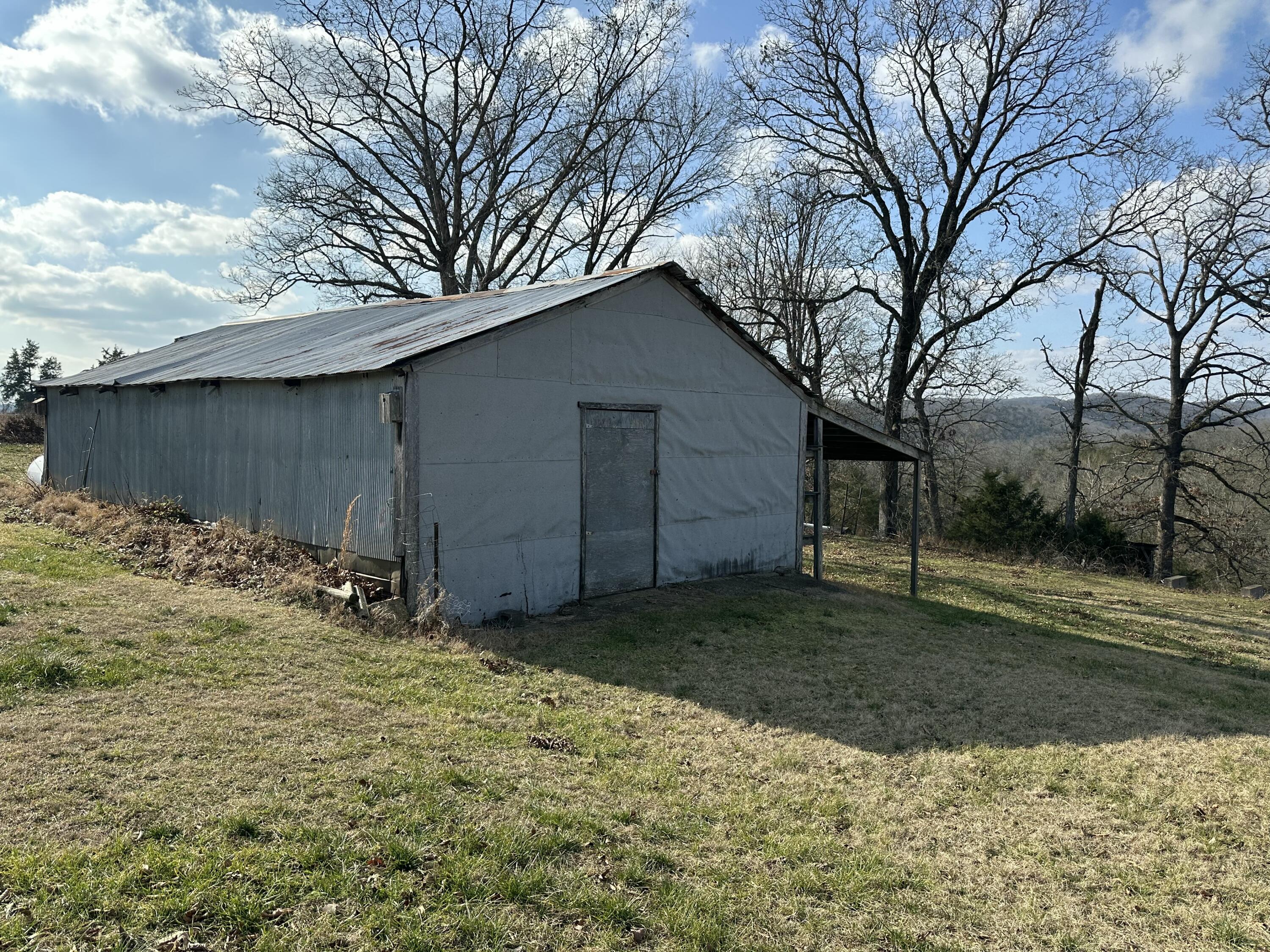 main property photo 28