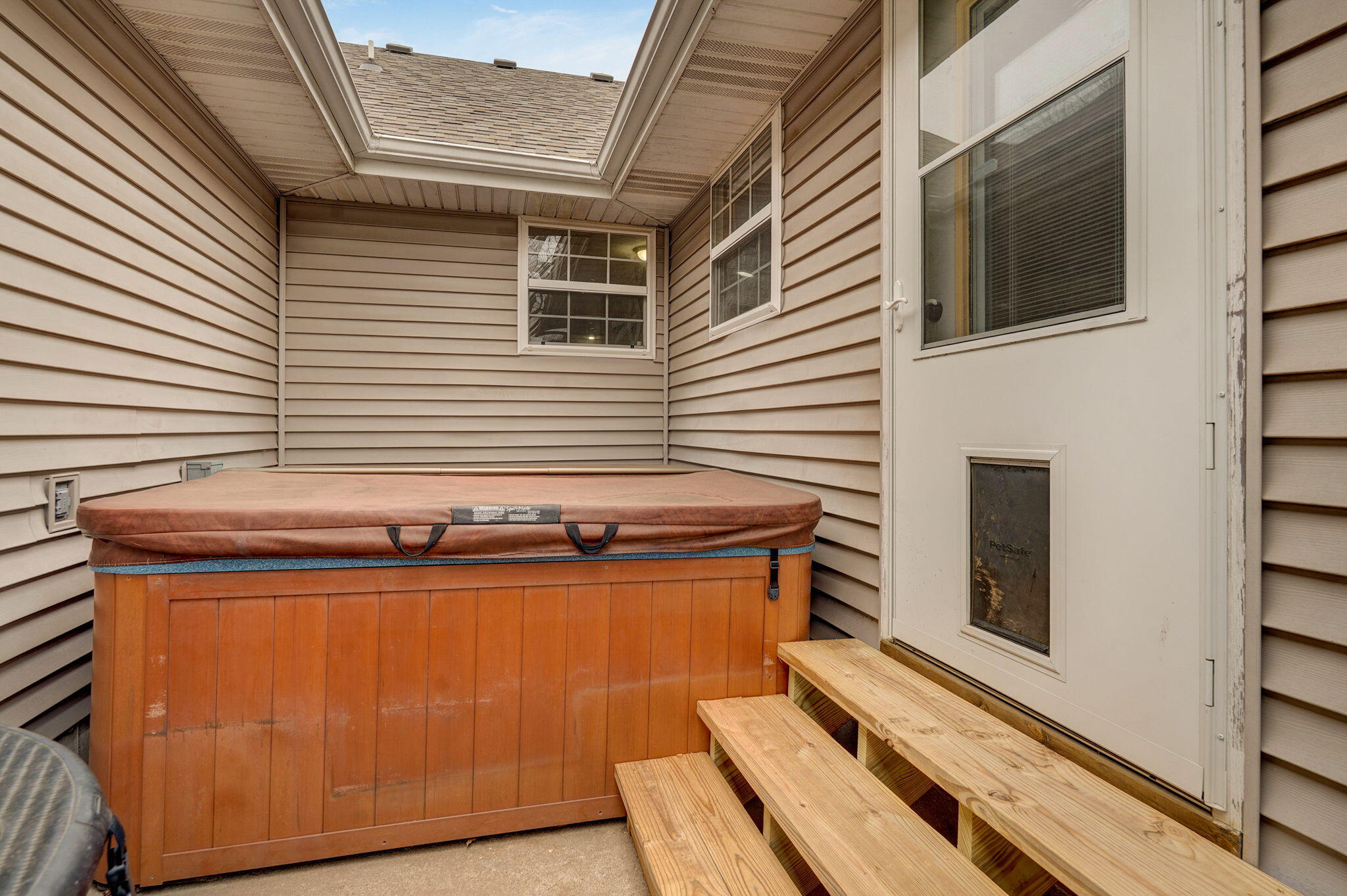 main property photo 6