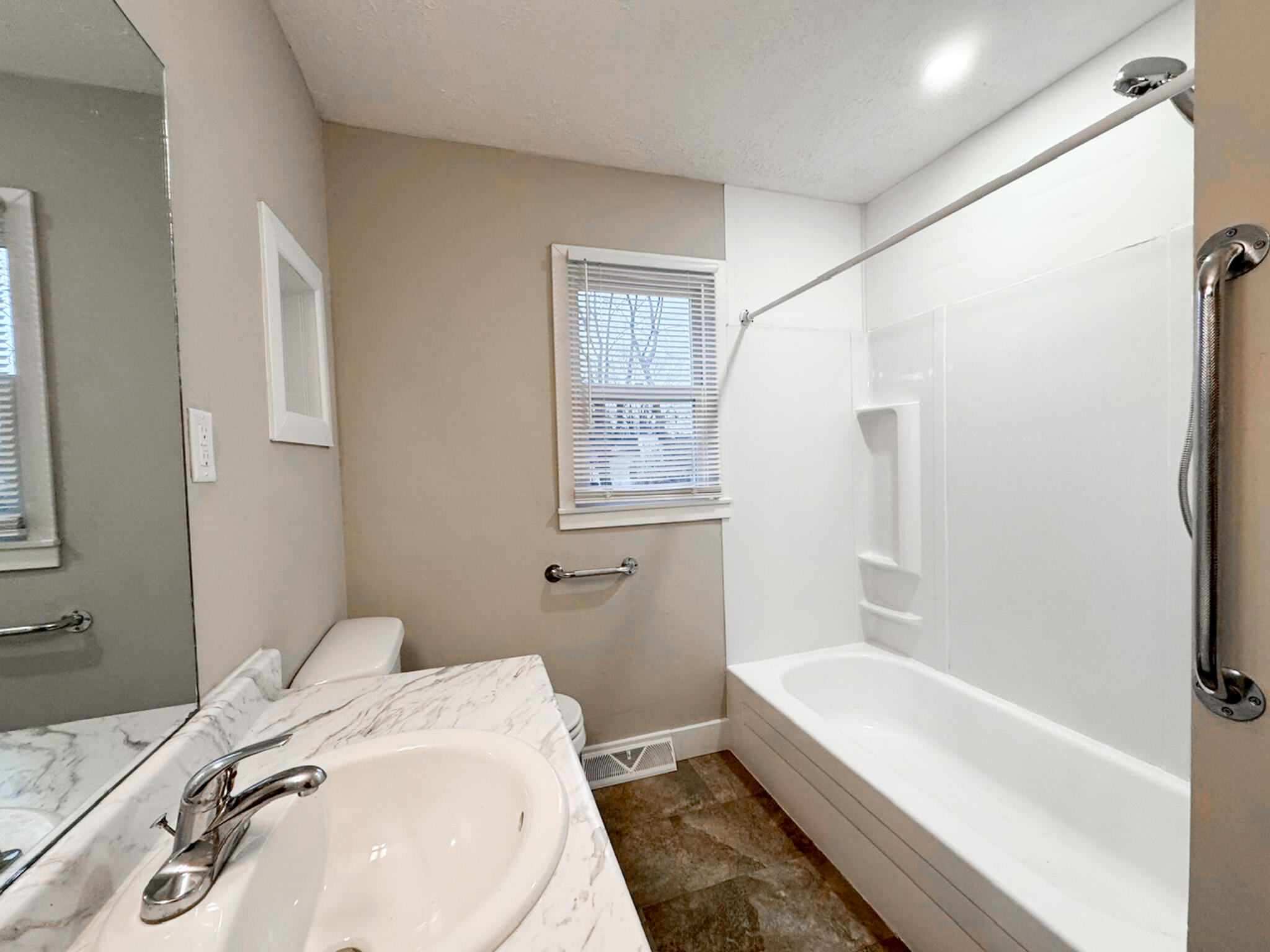 property viewer photo 14