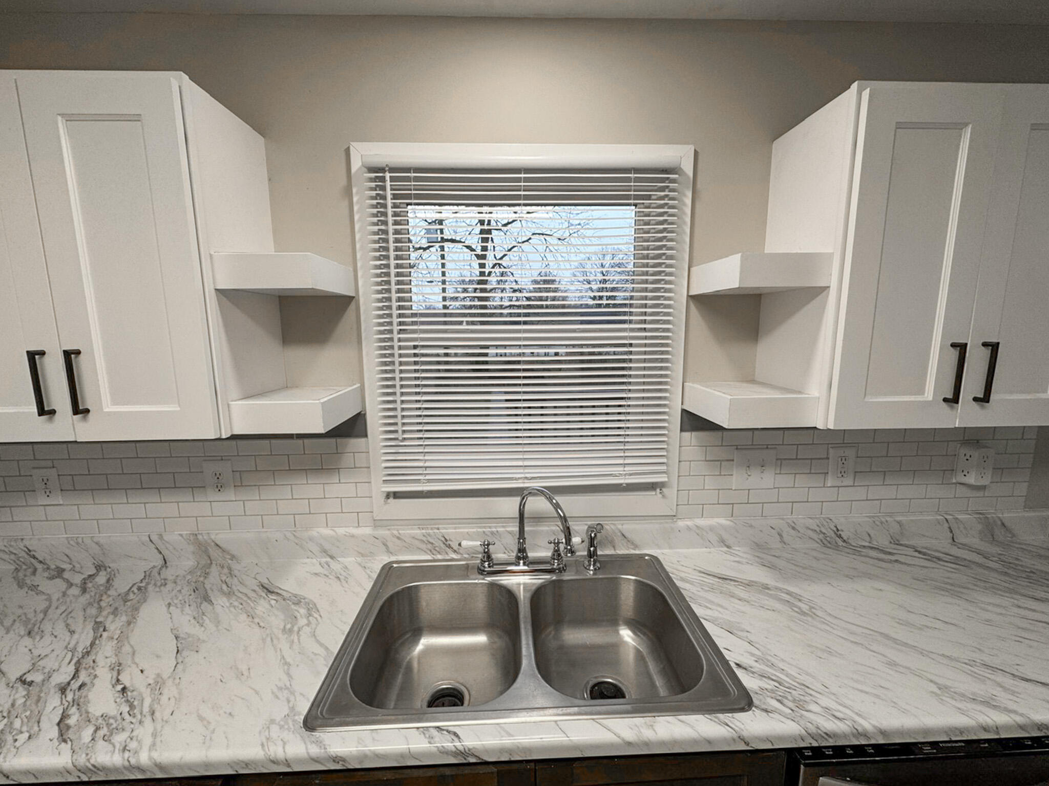 property viewer photo 9