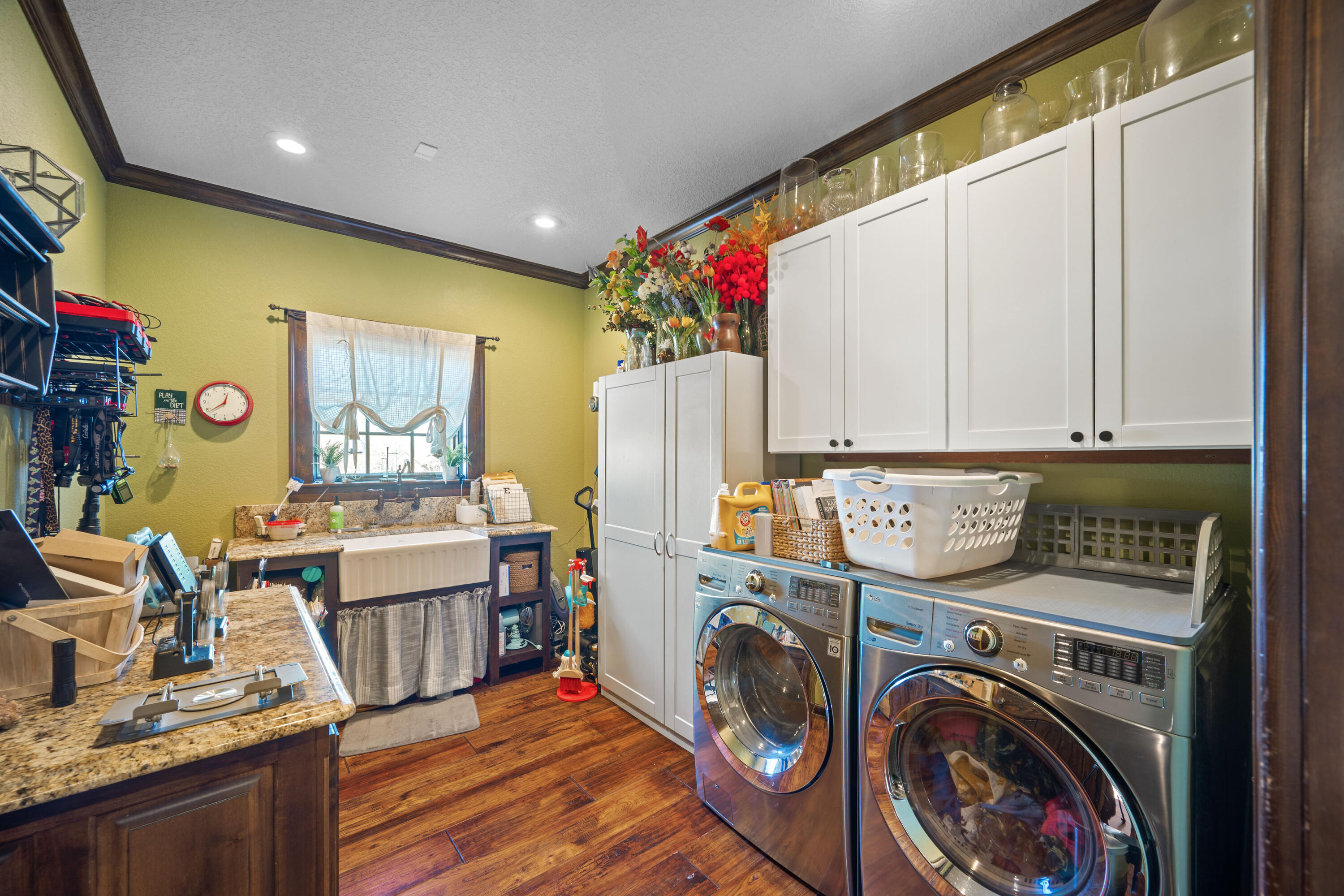 main property photo 23