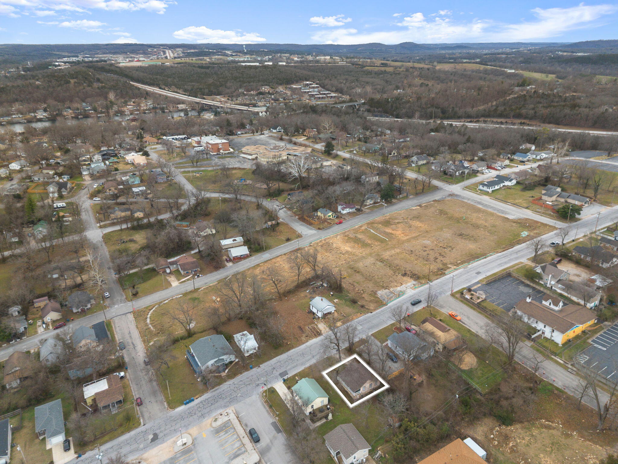 main property photo 40
