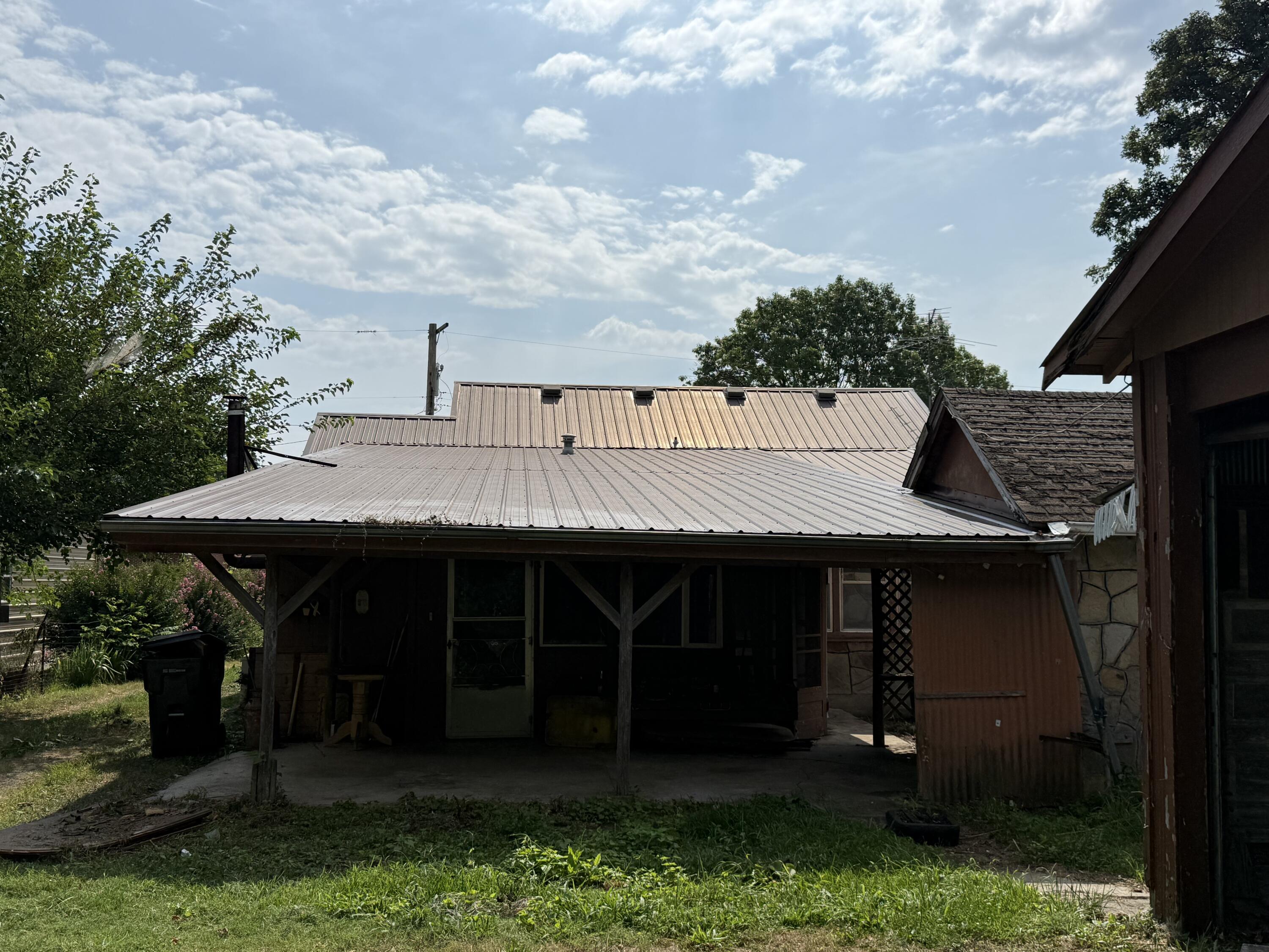 main property photo 37