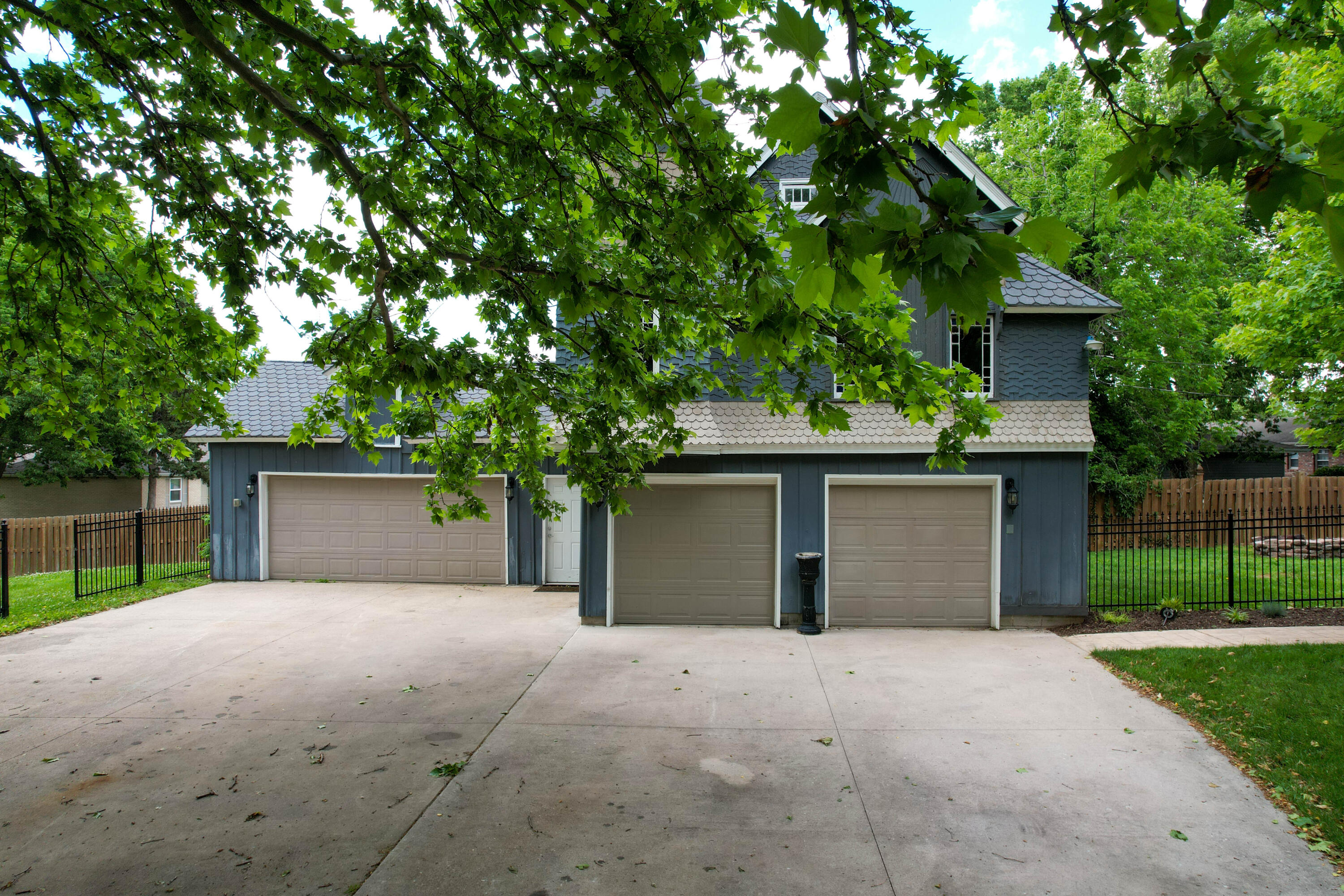 main property photo 70