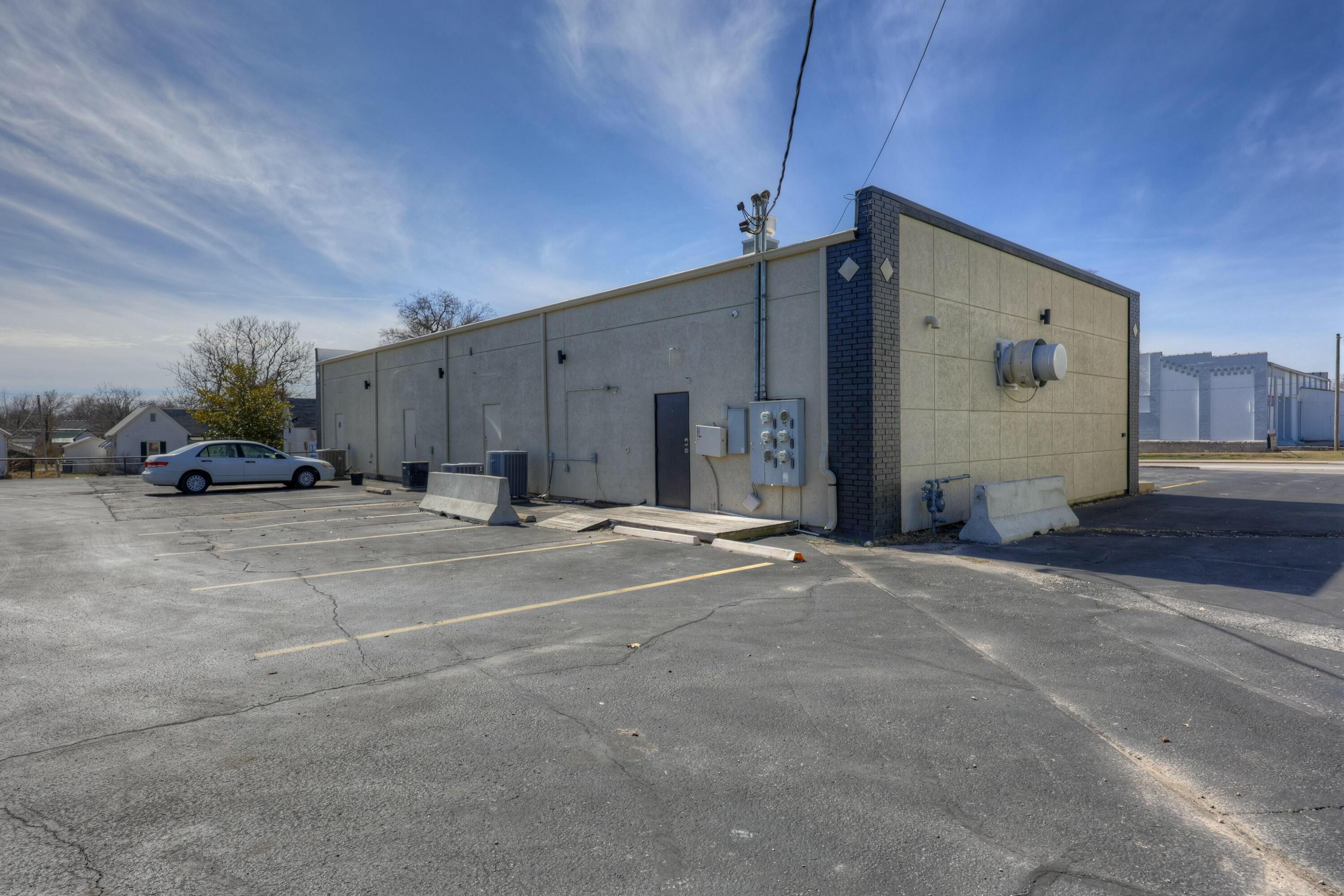 main property photo 31