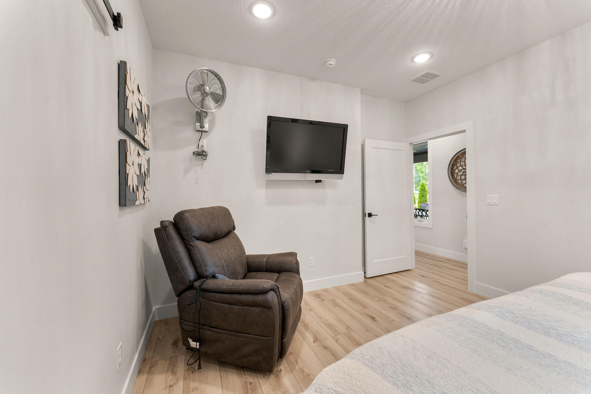 main property photo 61
