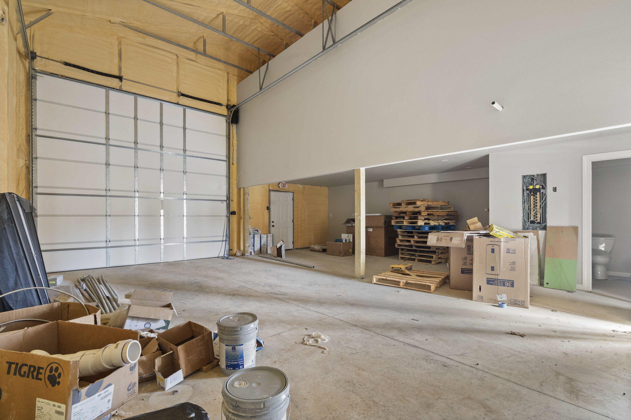 main property photo 45