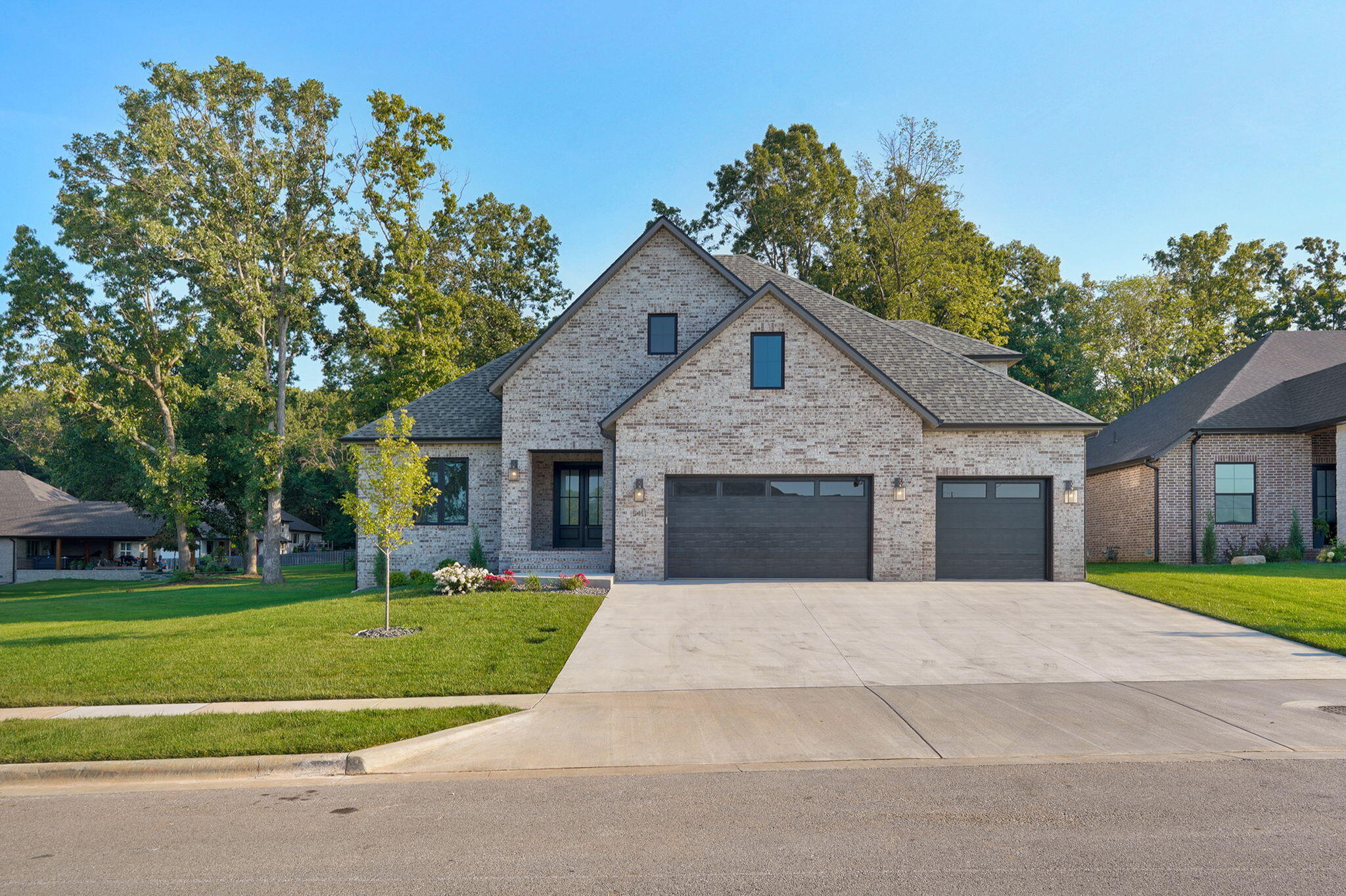 main property photo 0