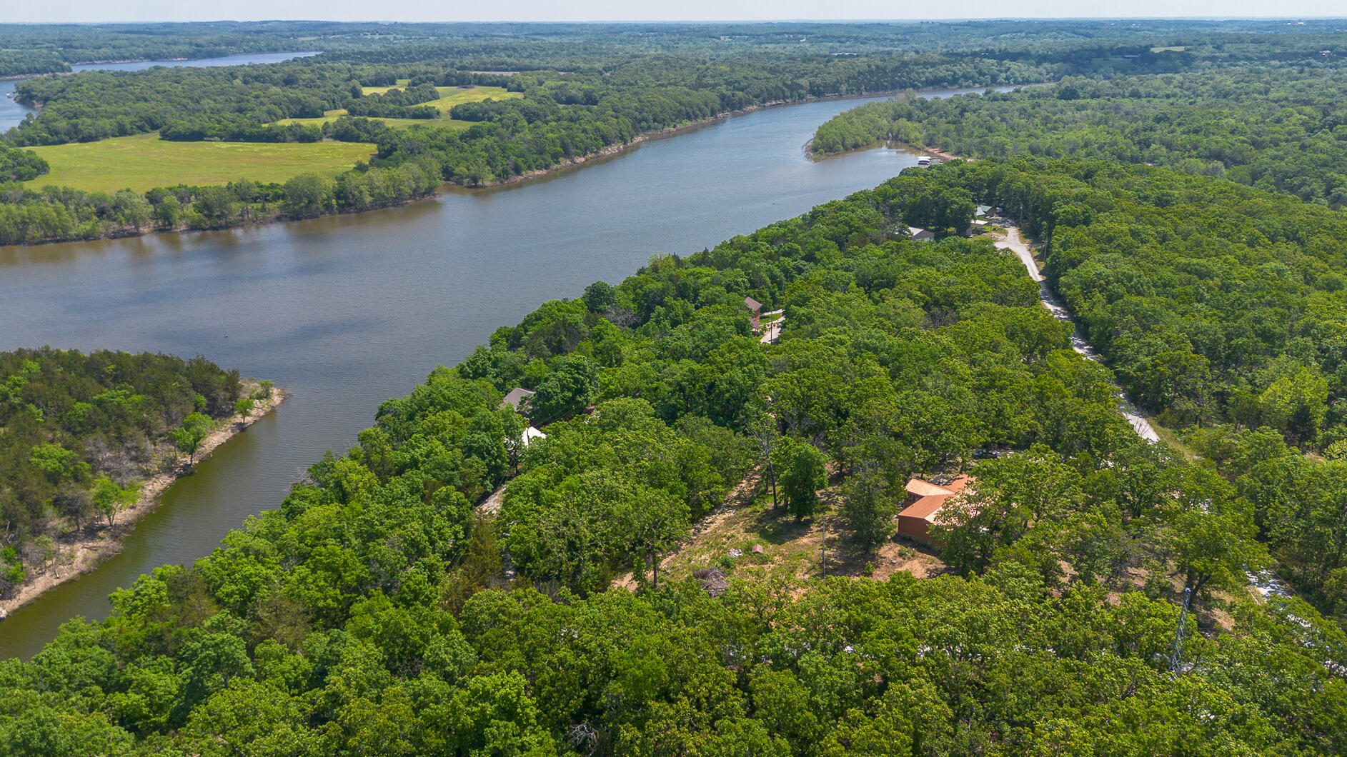 main property photo 40