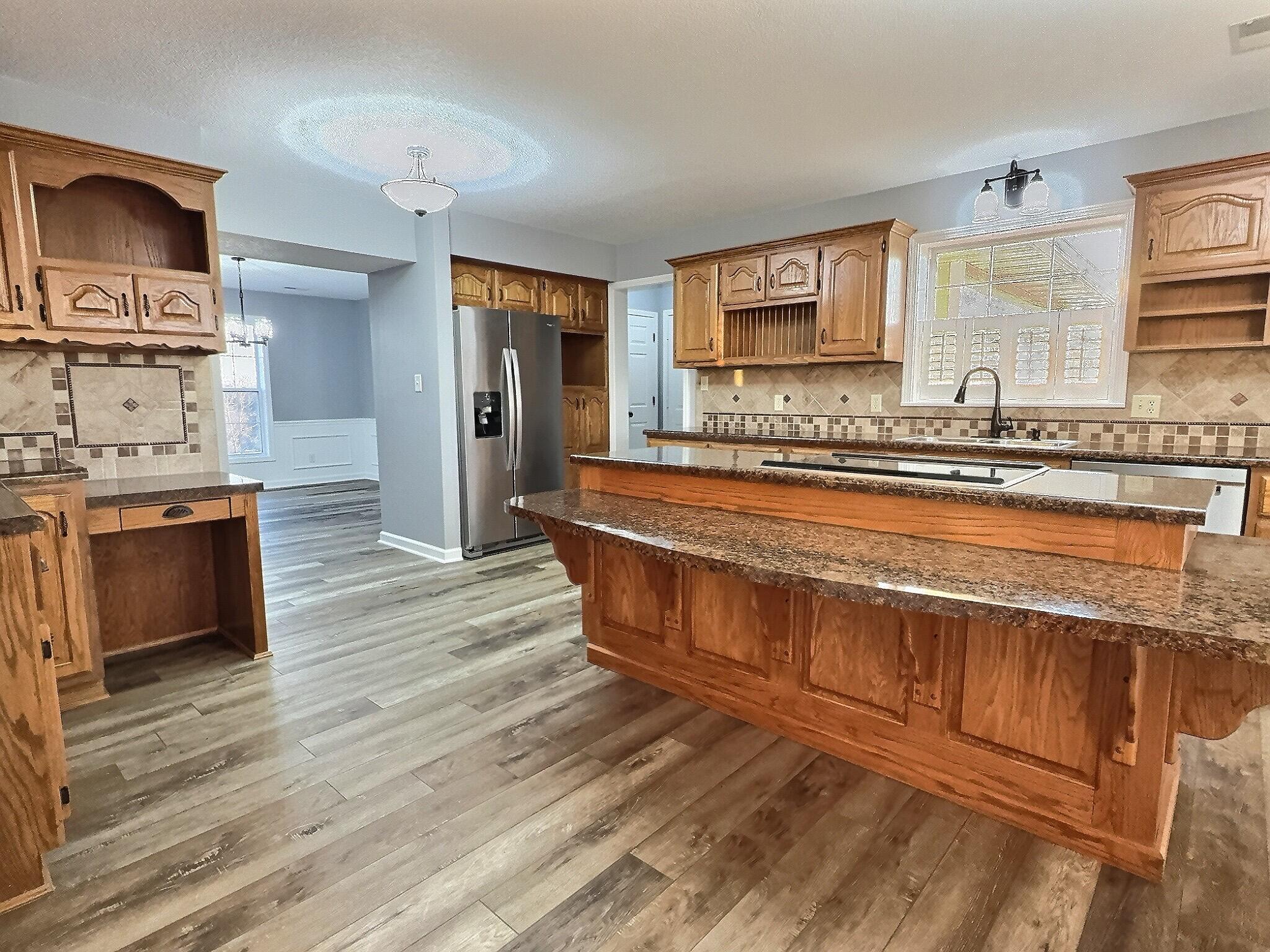 main property photo 17