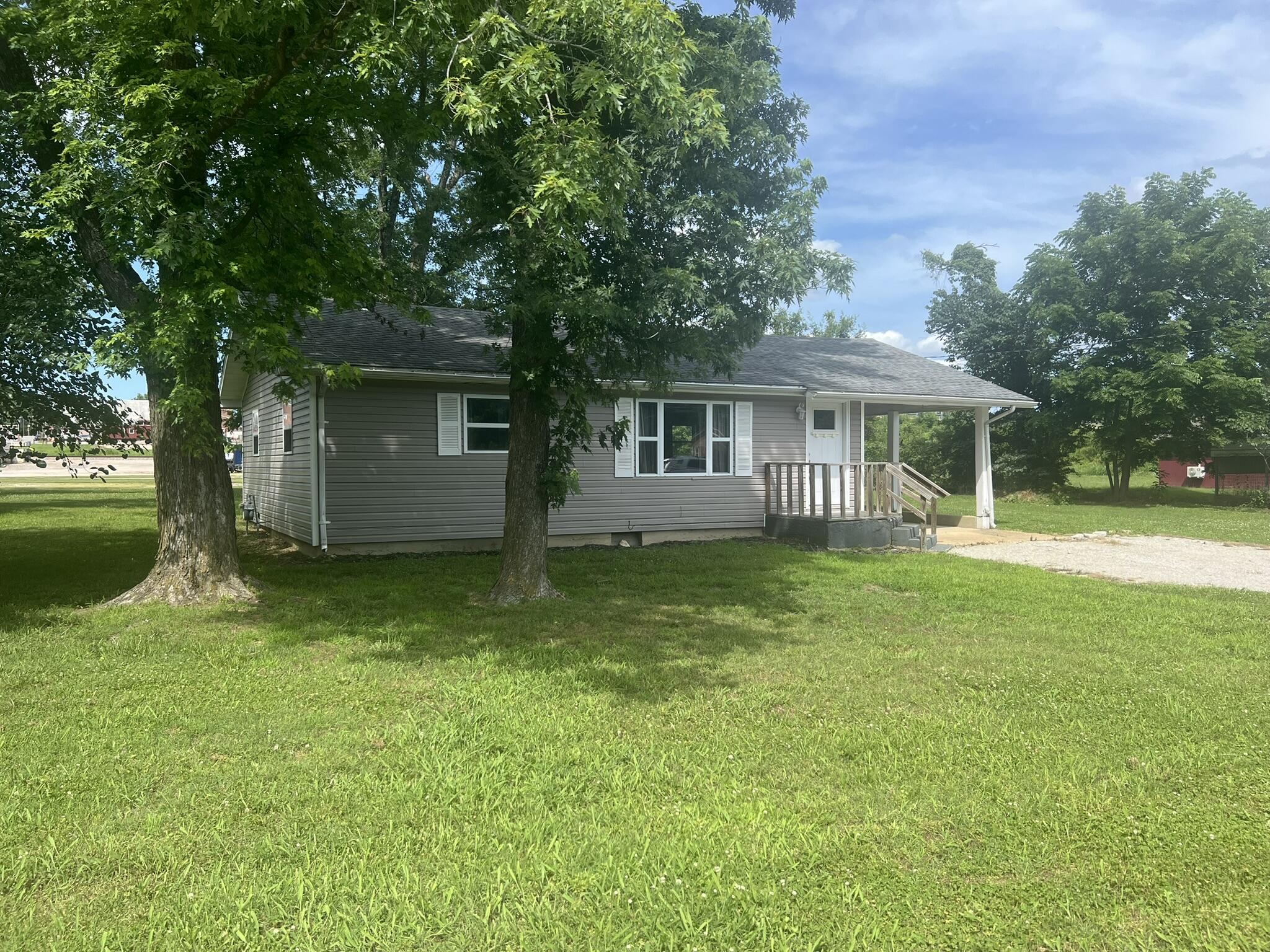 main property photo 9