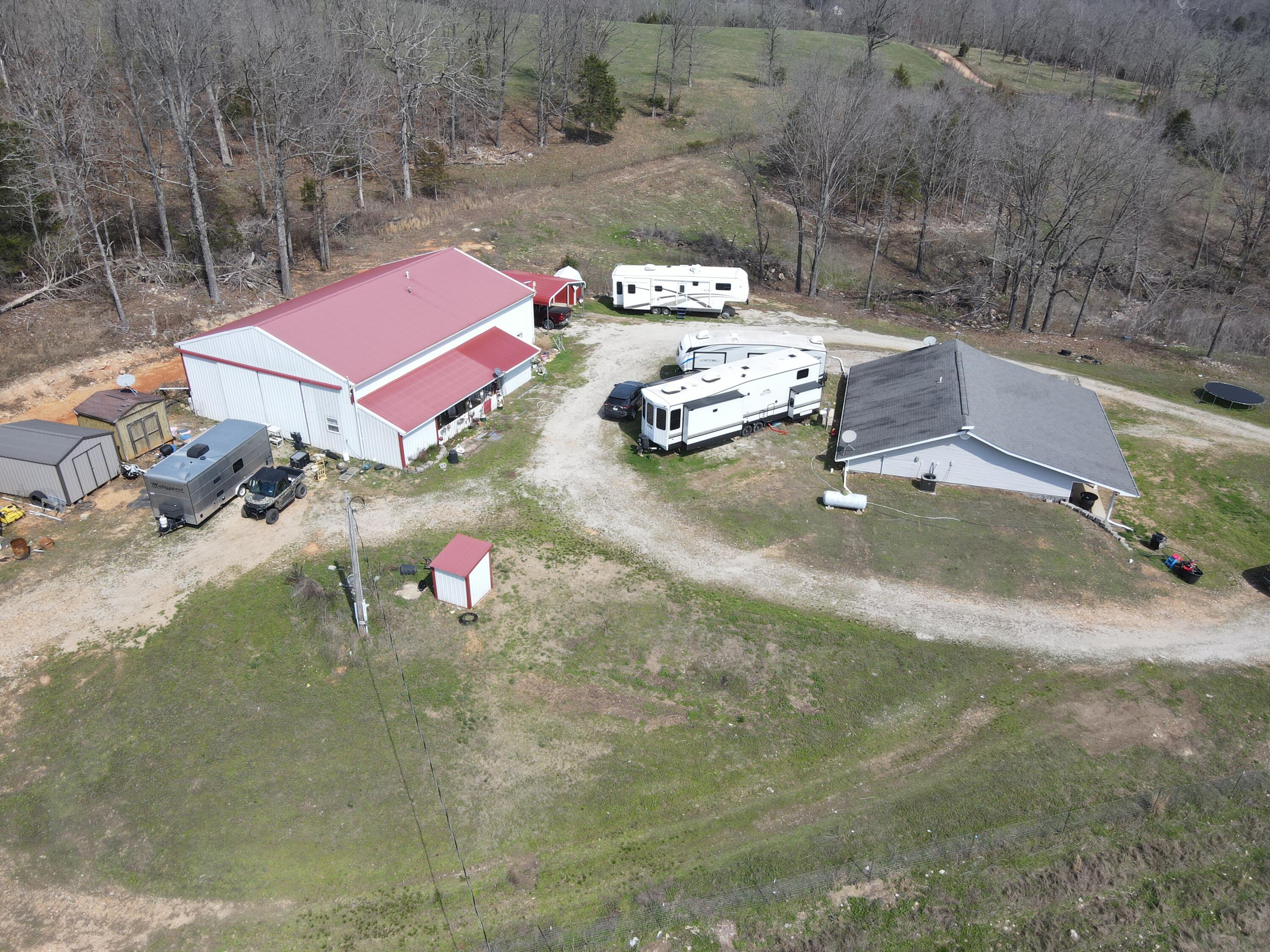 main property photo 28