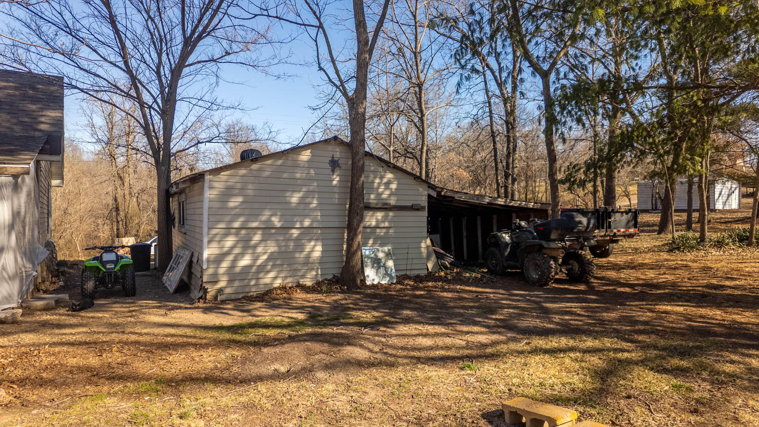 main property photo 40